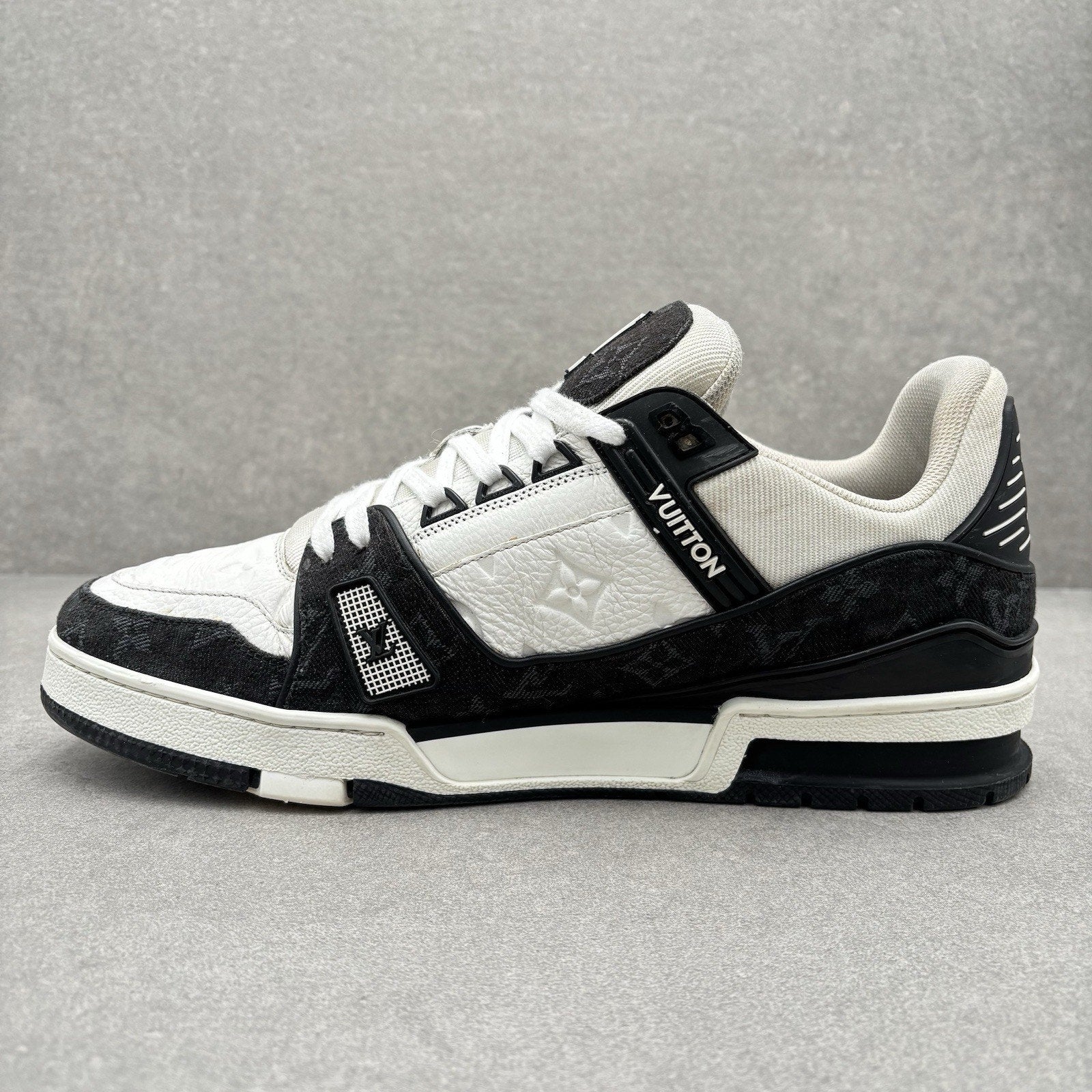 Louis Vuitton Trainer ' Black White ' | Size 9 LV (10-10.5 US)