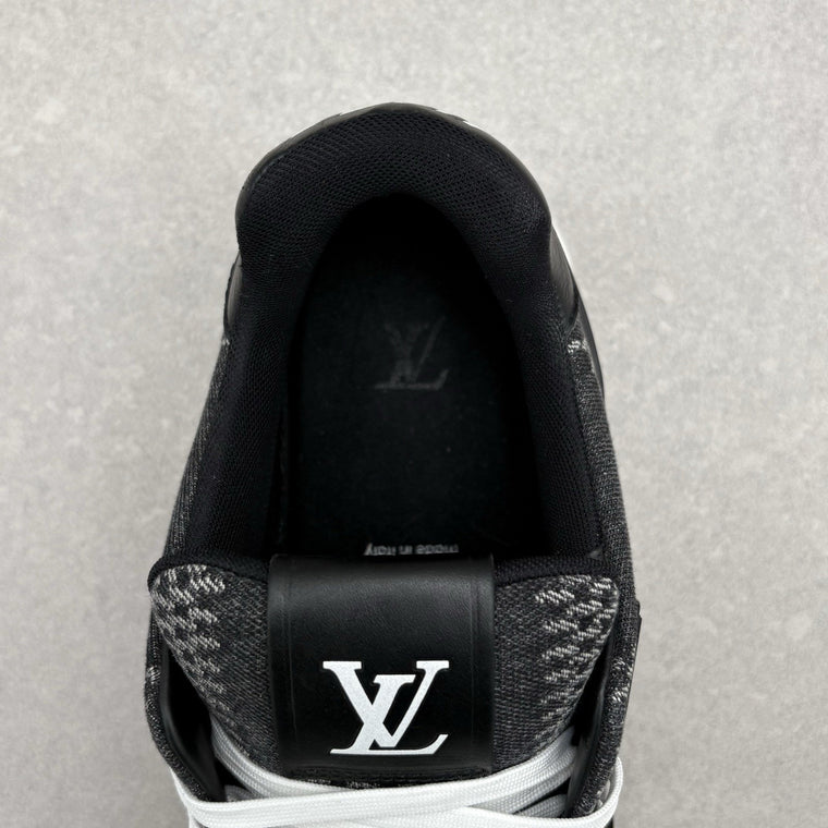 Trainer Black White — photo 12