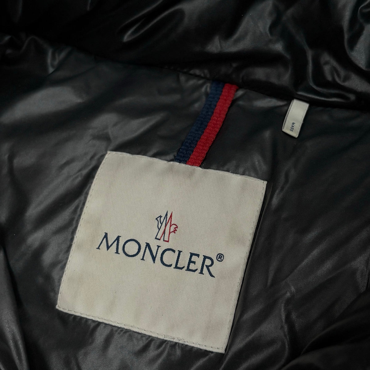 Maya Hooded Short Down Puffer Jacket Black — photo 4