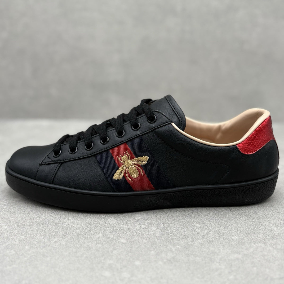Ace Embroidered Bee Black — photo 8