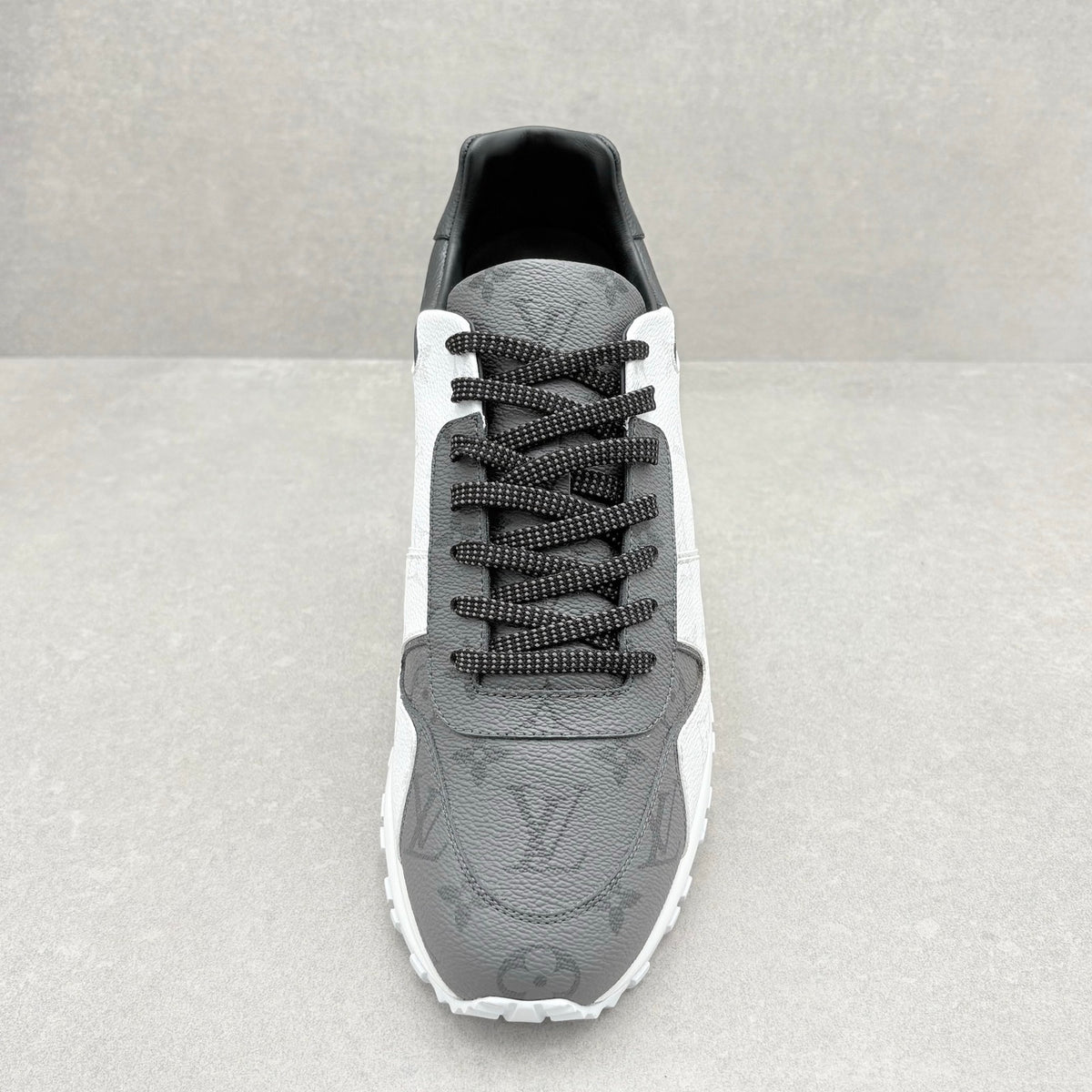 TRIED ON! Louis Vuitton Tri Color Run Away — photo 11