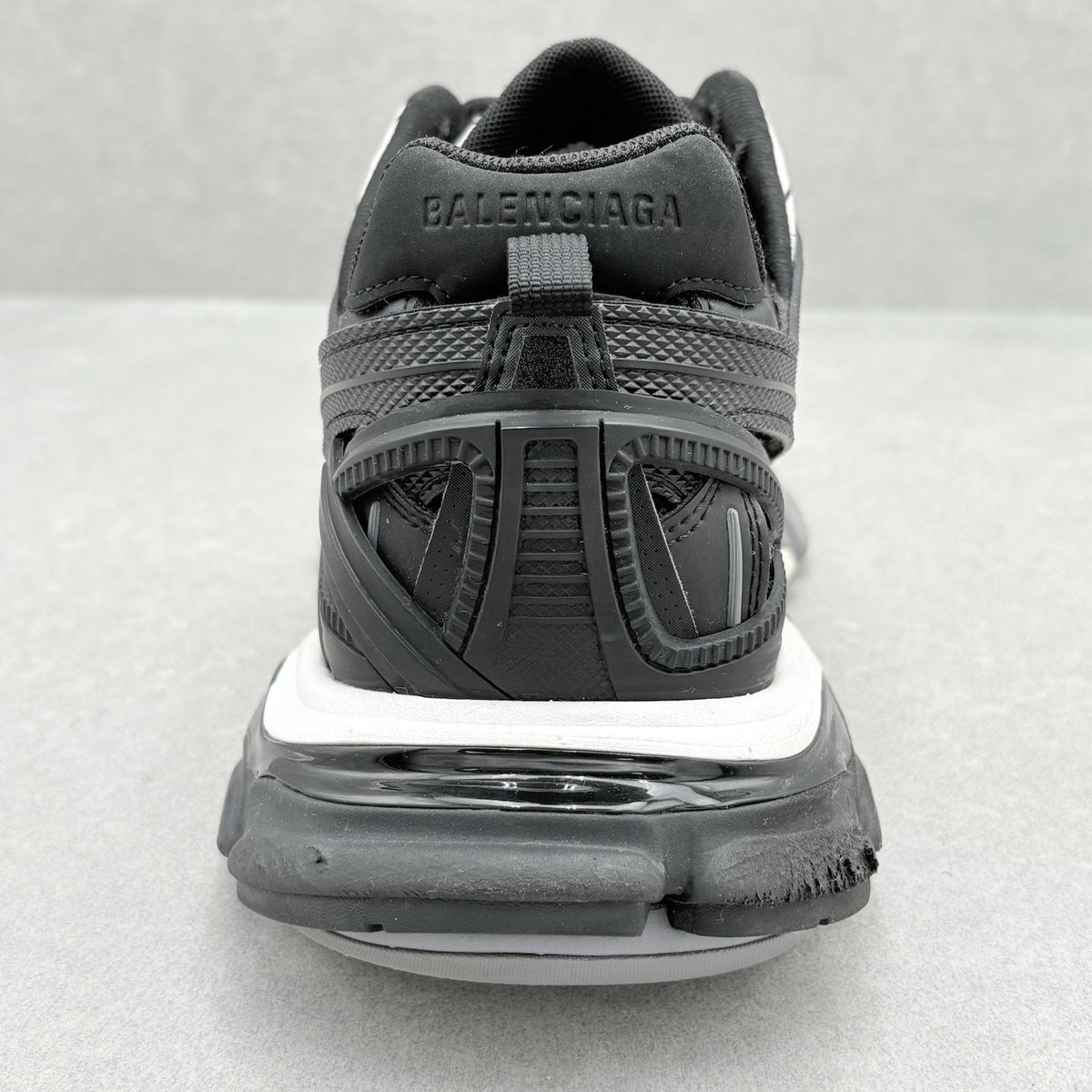 Track 2 Trainer White Black — photo 9