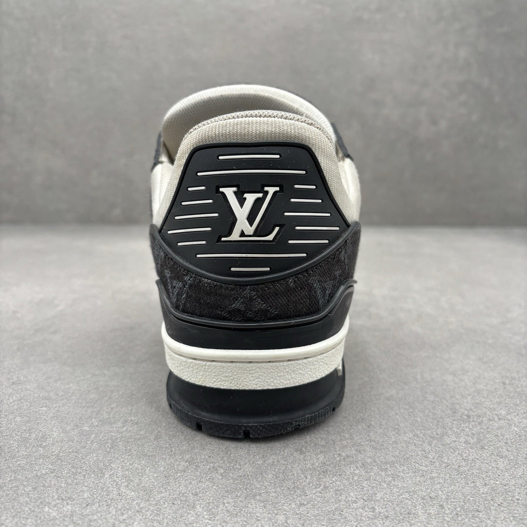 Louis Vuitton Trainer ' Black White ' | Size 9 LV (10-10.5 US)