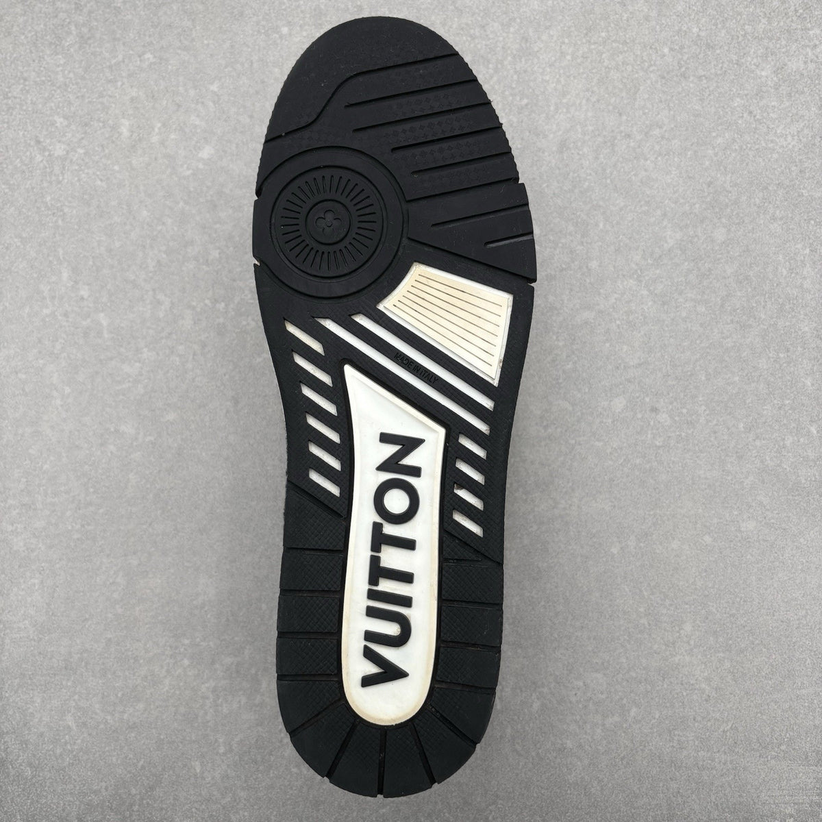 Trainer Black White — photo 13