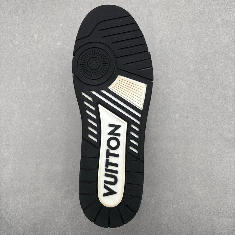Trainer Black White — photo 13