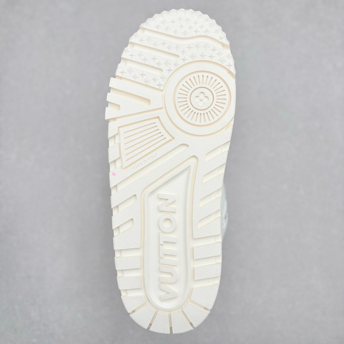 ONLY WORN ONCE! Louis Vuitton Maxi White — photo 7
