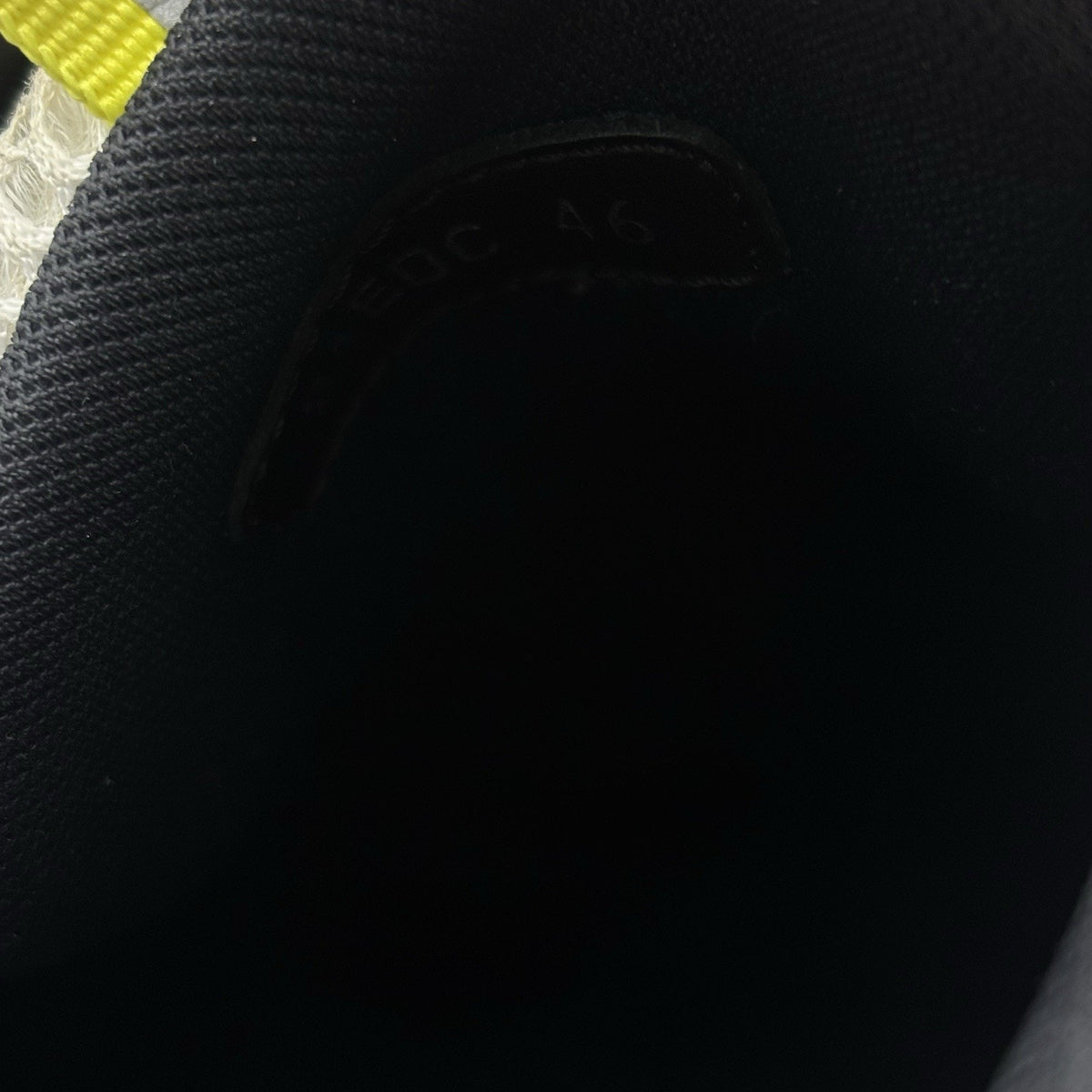 B22 White Yellow — photo 13