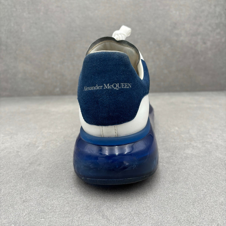 White, Blue Bottoms — photo 3