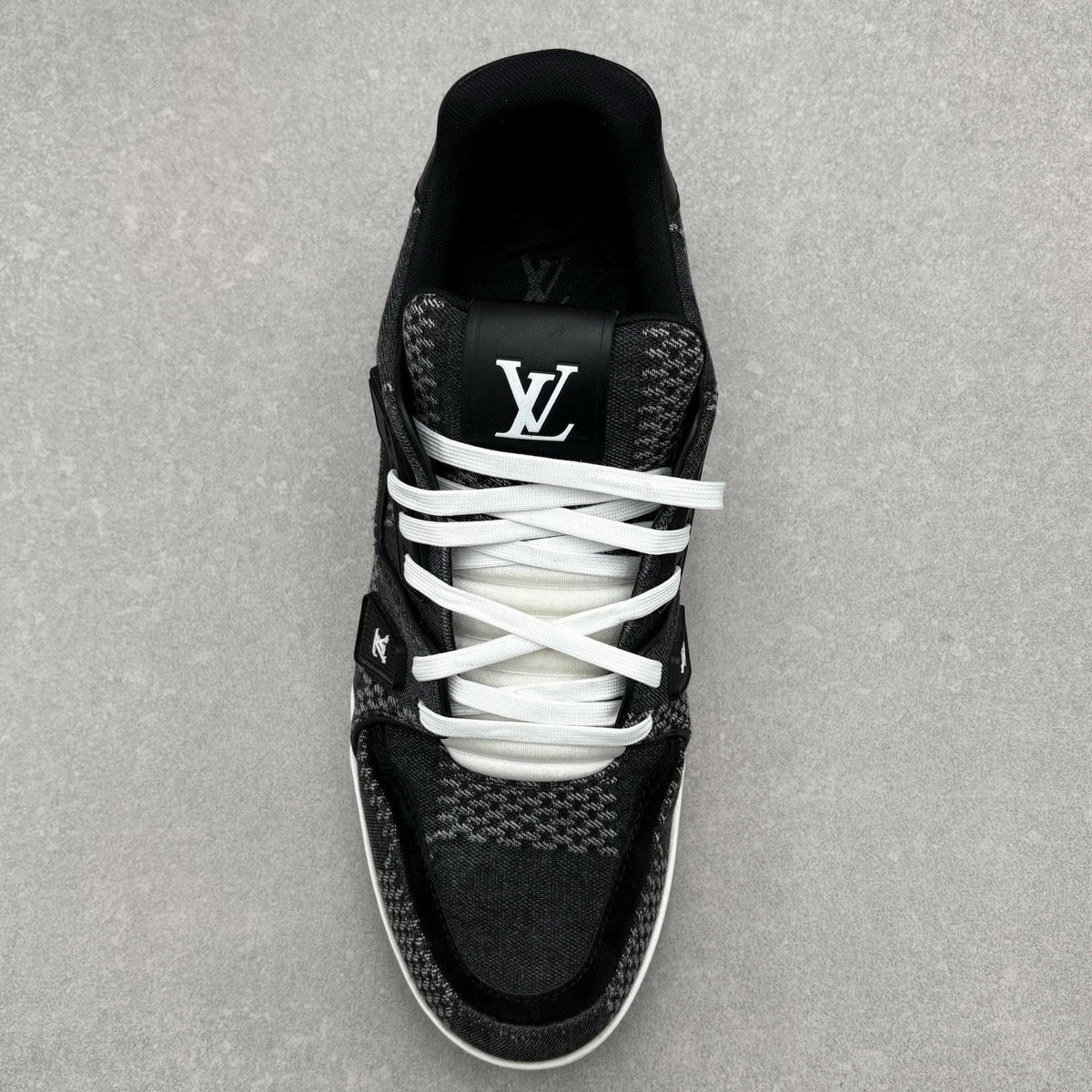 Trainer Black White — photo 5