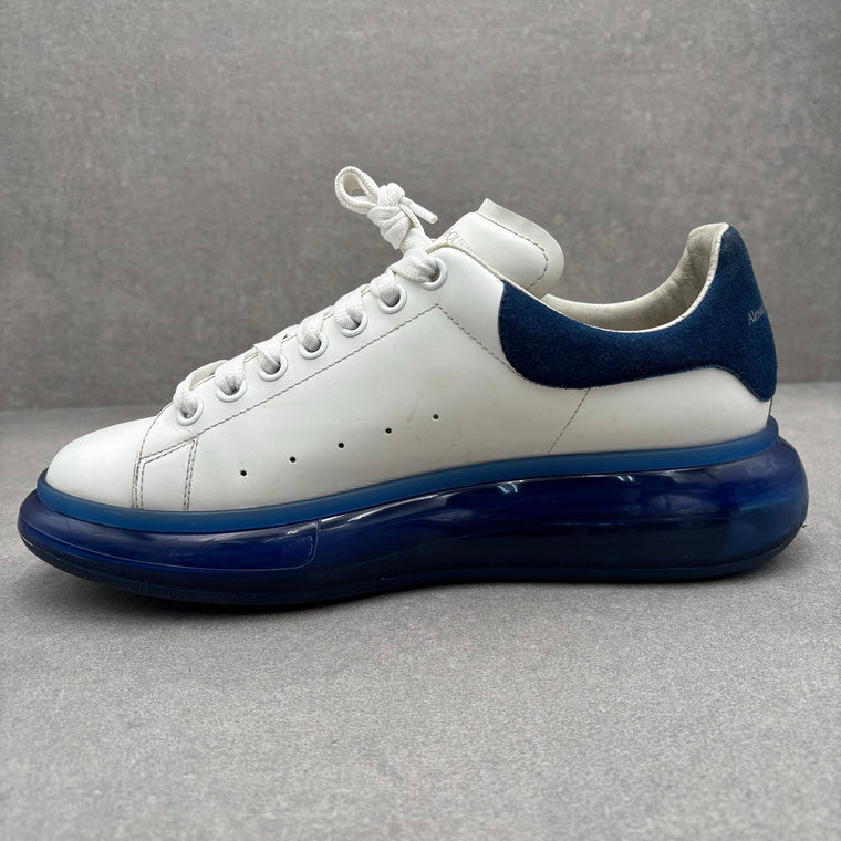 White, Blue Bottoms — photo 4