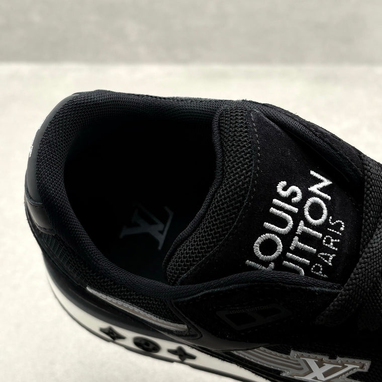 ONLY WORN ONCE! Louis Vuitton Run Away Low — photo 6