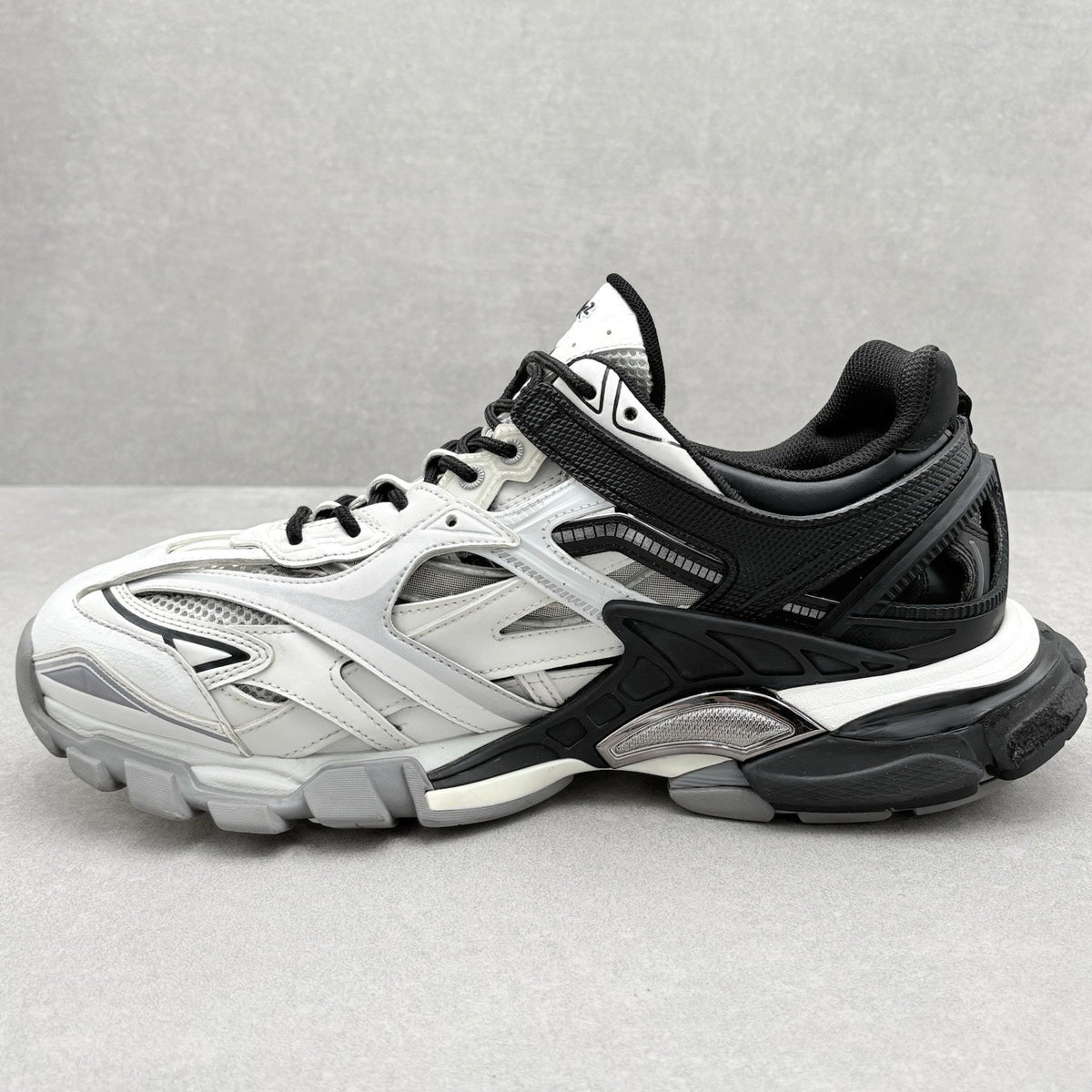 Track 2 Trainer White Black — photo 4