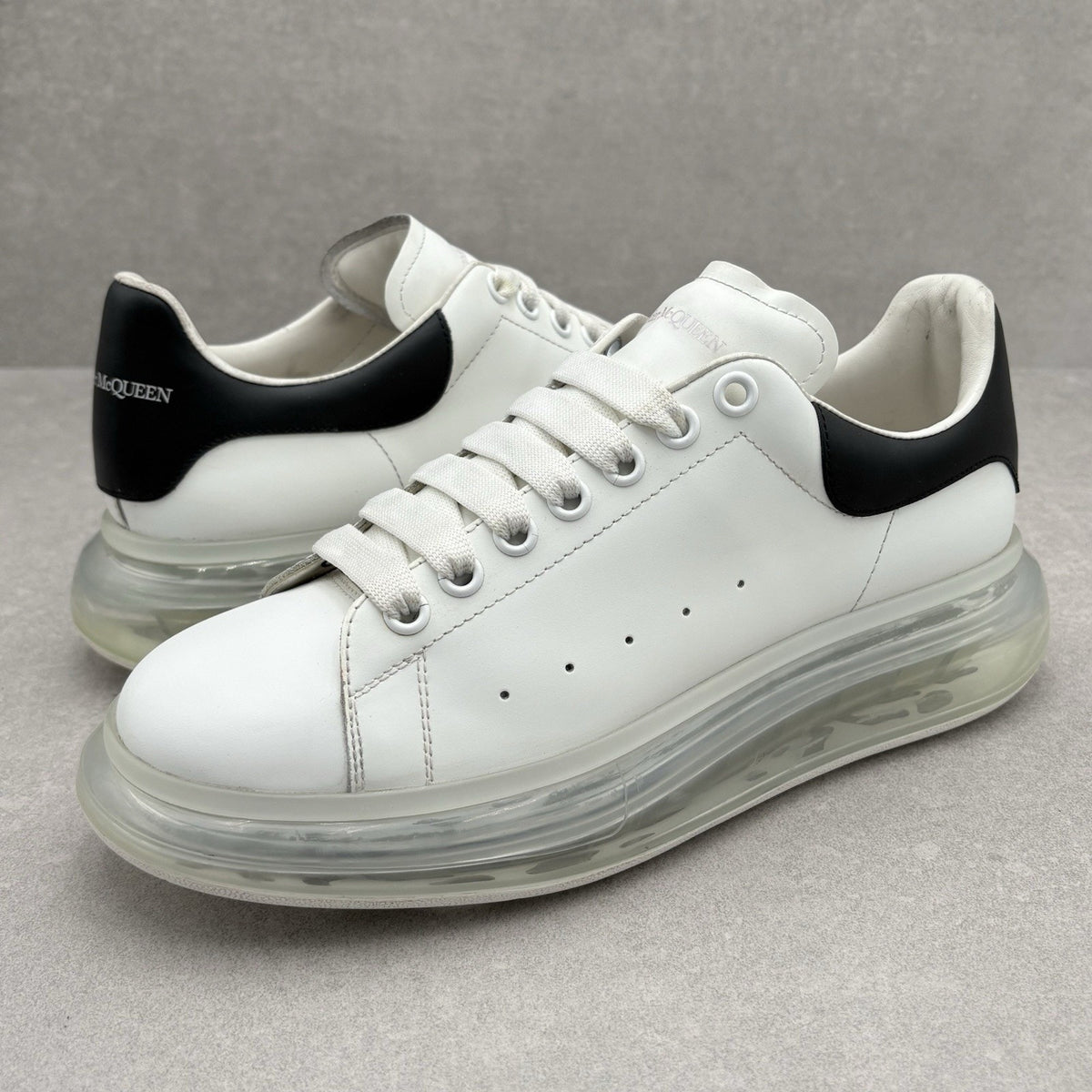 Oversized Sneaker Clear Sole White Black