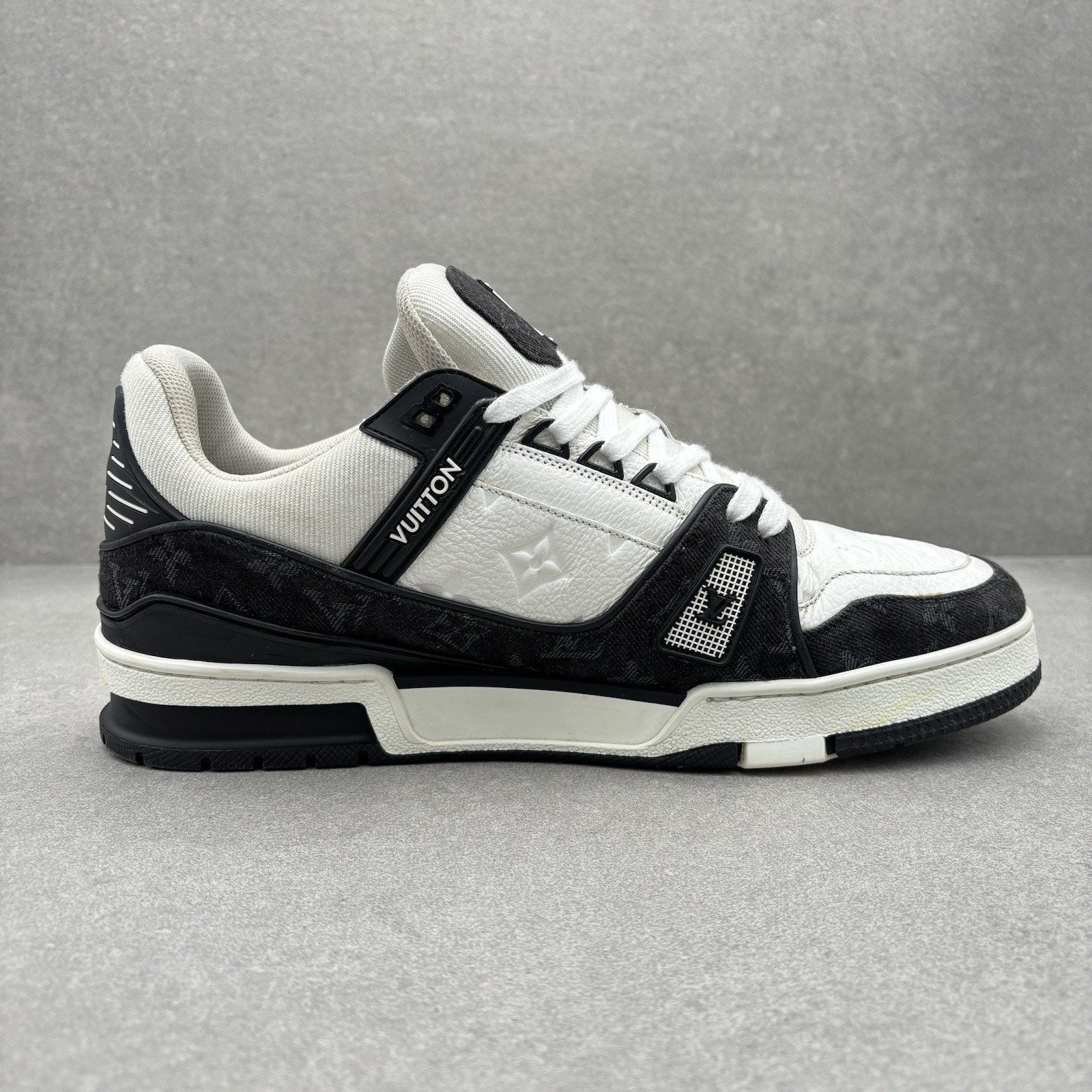 Louis Vuitton Trainer ' Black White ' | Size 9 LV (10-10.5 US)