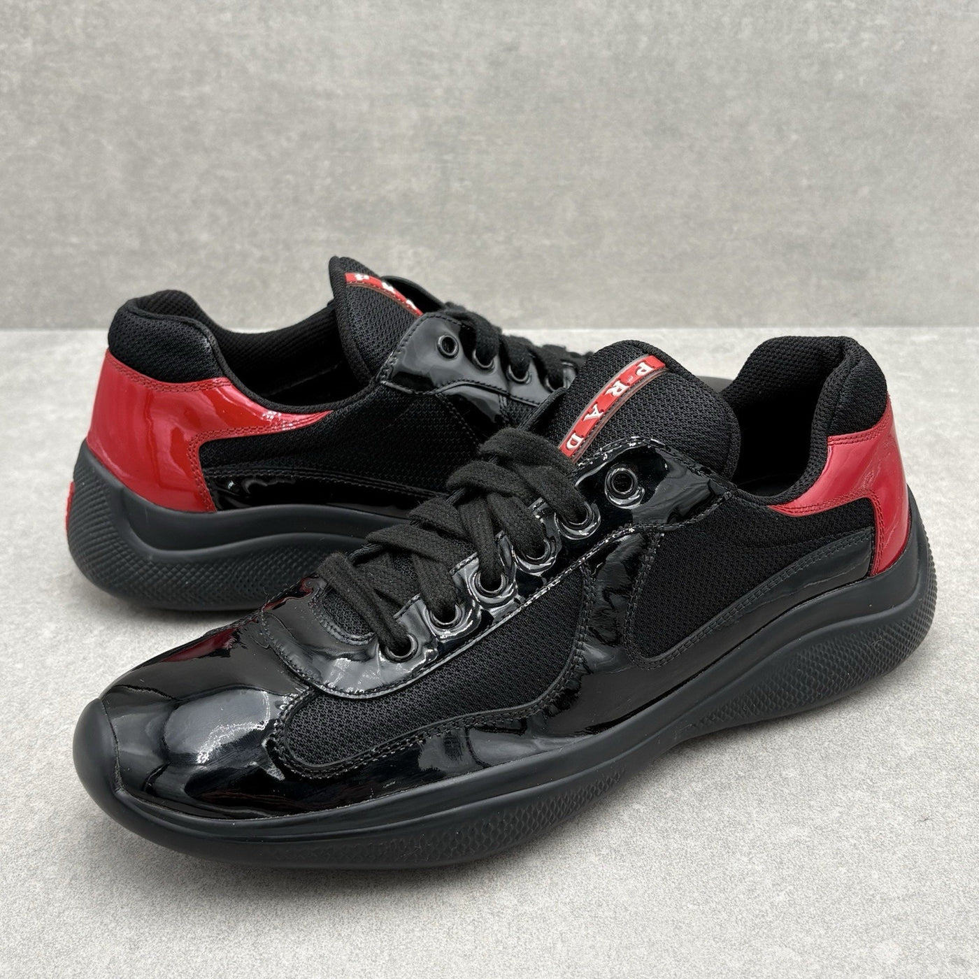 Americas Cup Black Red
