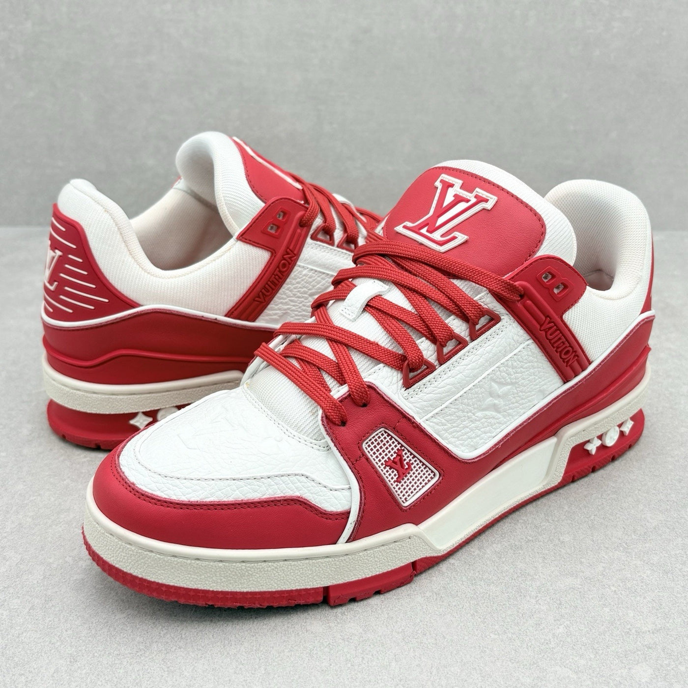 Trainer Red White