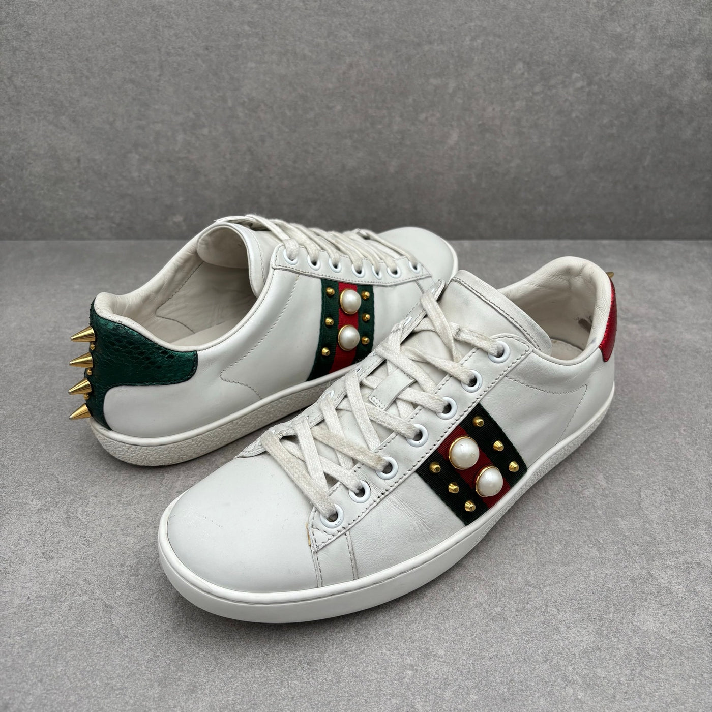 Ace Studded White, Pearls