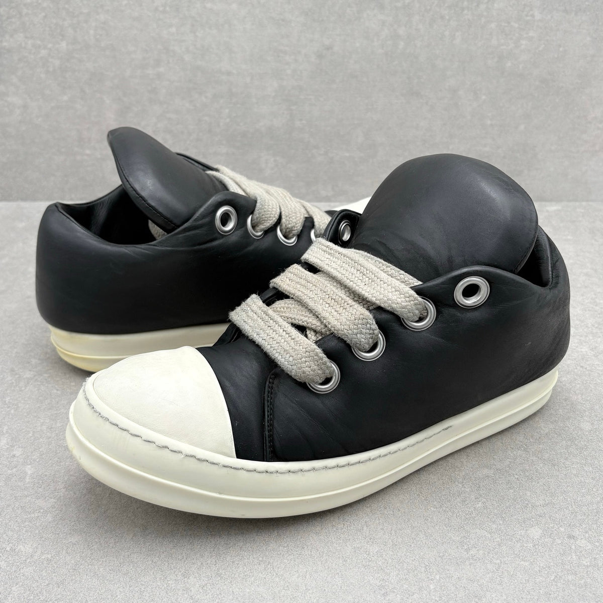 Jumbo Lace Padded Sneaks Low Black