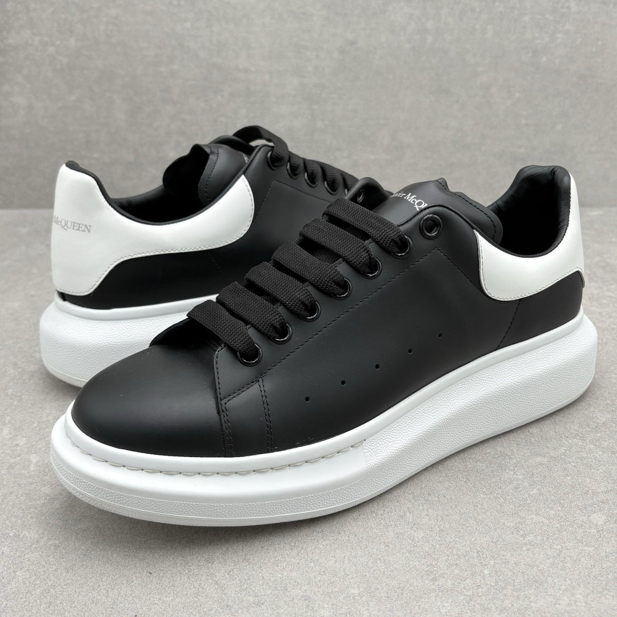 Oversized Sneaker Black White