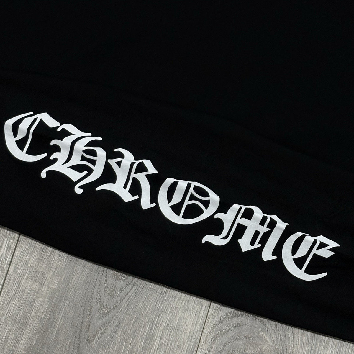Neck & Vertical Logo Long Sleeve Black — photo 3