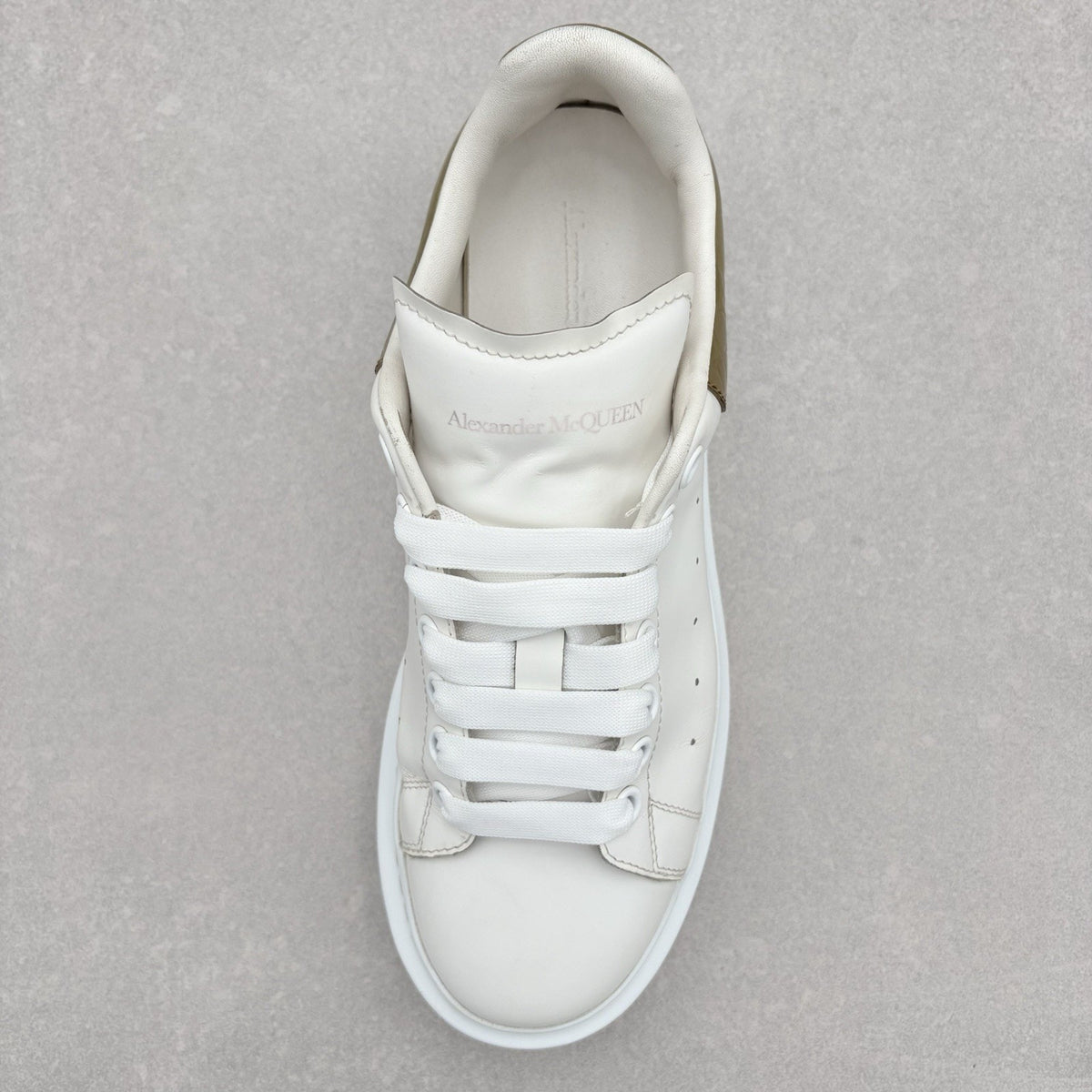 Oversized Sneaker Gold Crocodile — photo 11