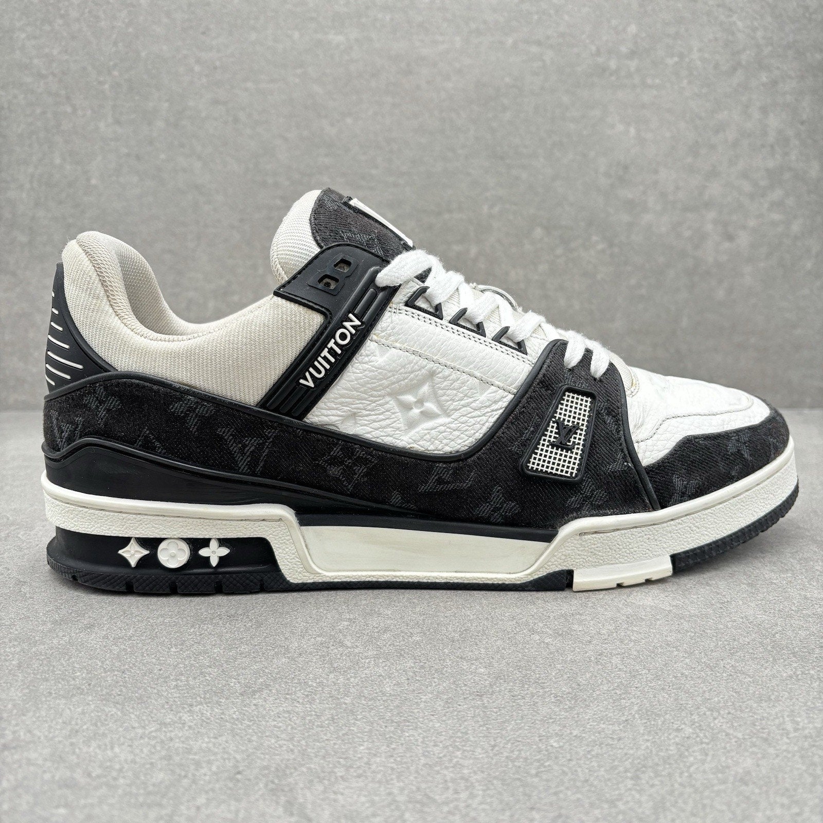 Louis Vuitton Trainer ' Black White ' | Size 9 LV (10-10.5 US)