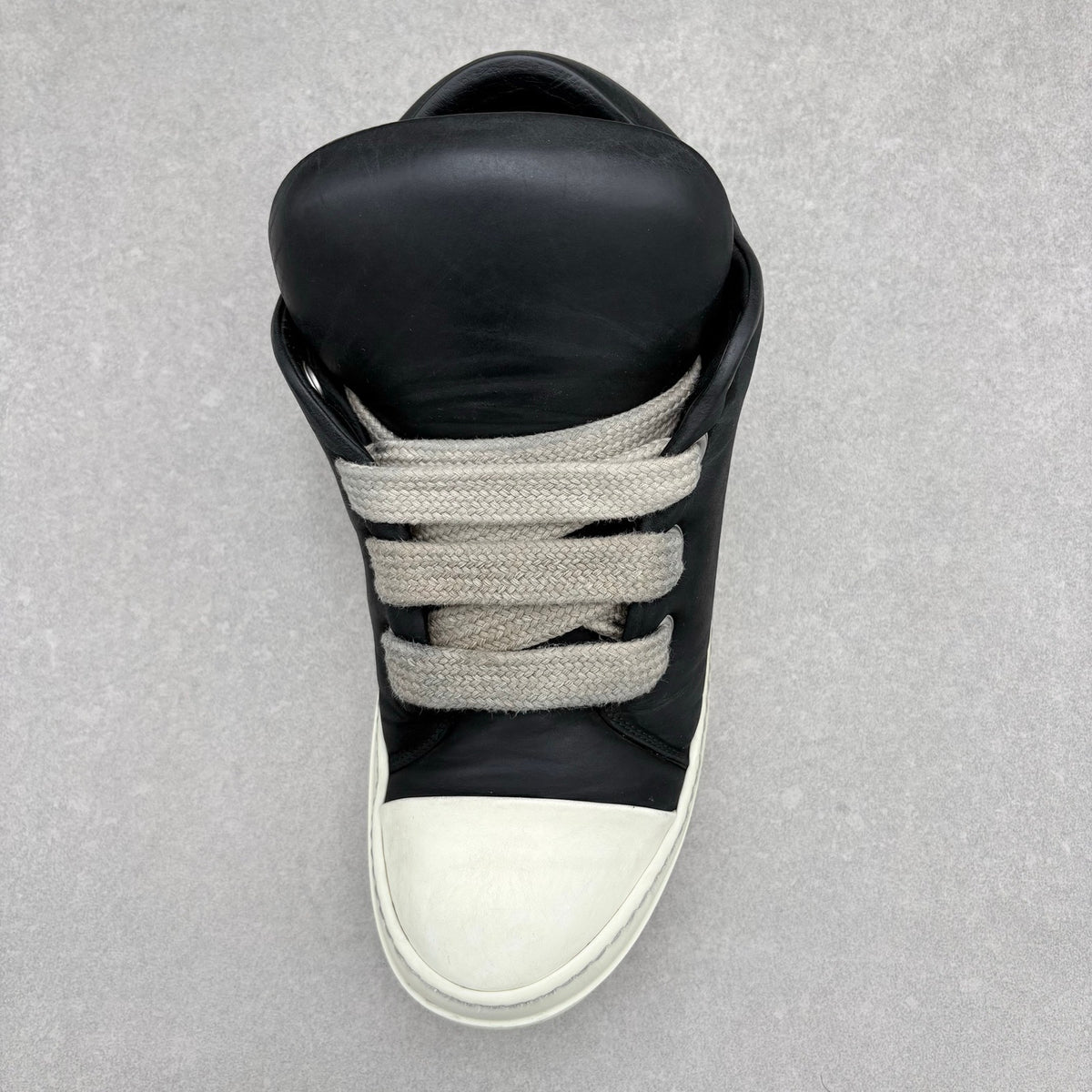 Jumbo Lace Padded Sneaks Low Black — photo 11