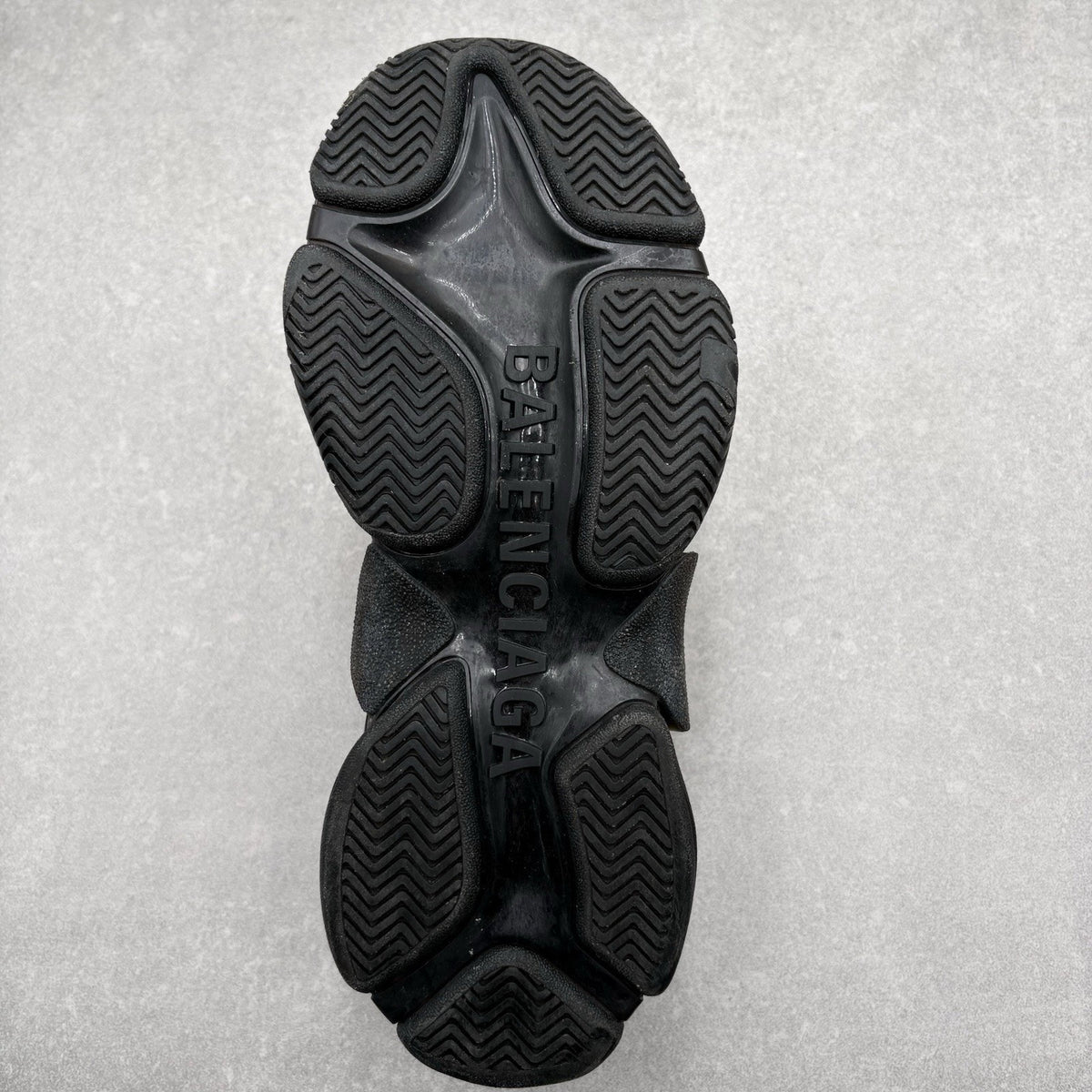 Triple S Clear Sole Black — photo 11