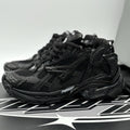 Size 35 - Balenciaga Runner Sneaker ' Triple Black ' | BRAND NEW!