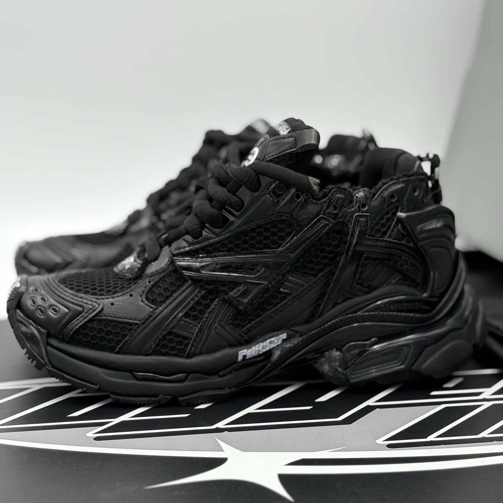 Size 35 - Balenciaga Runner Sneaker ' Triple Black ' | BRAND NEW!