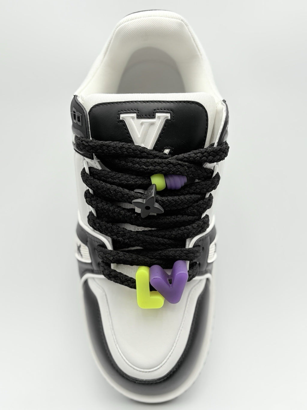 Size 9 LV (10-10.5 US) - Louis Vuitton Maxi ' Black White ' | EXCELLENT!