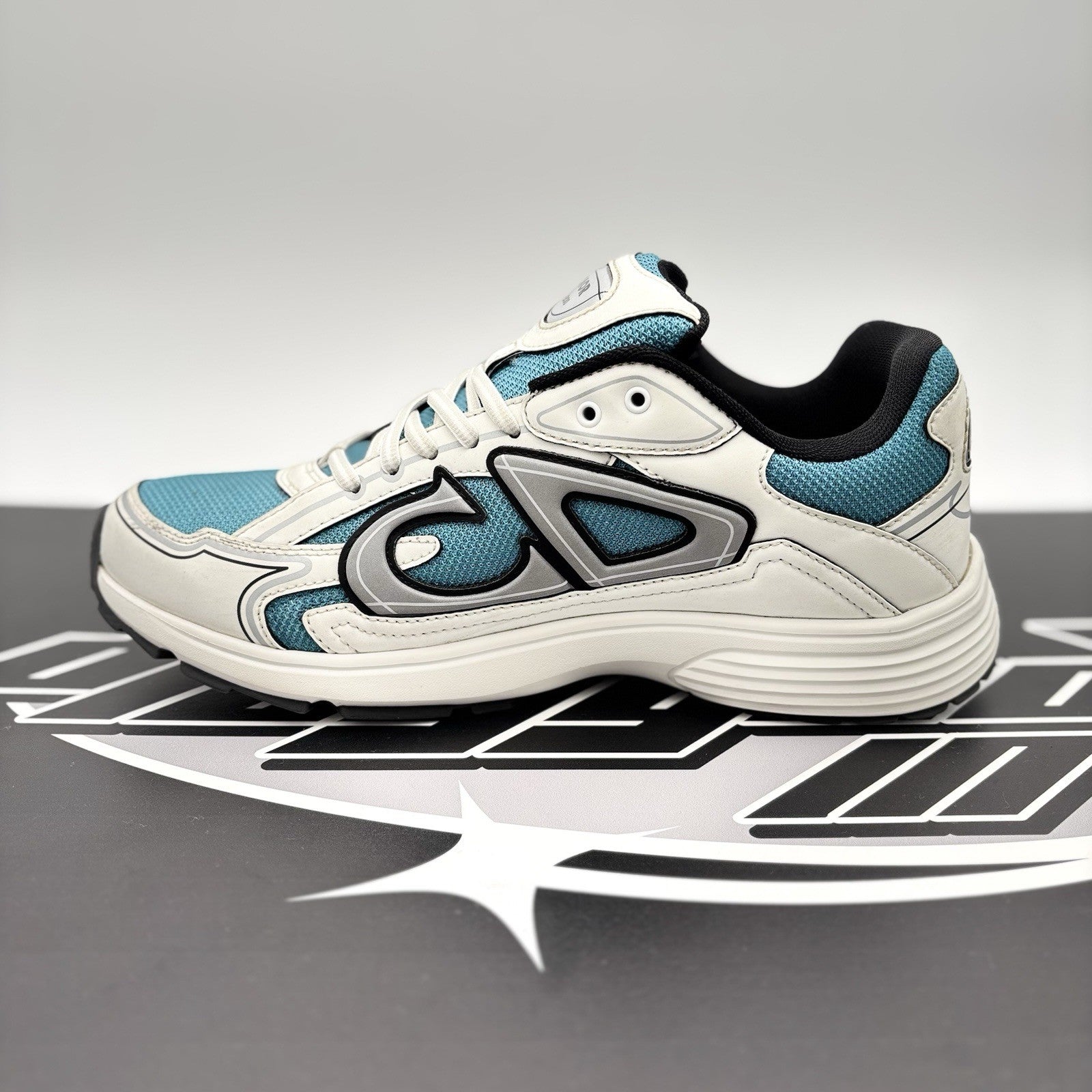Size 42 (9 US) - Dior B30 Reflective Sneaker ' White Blue ' | GREAT CONDITION!
