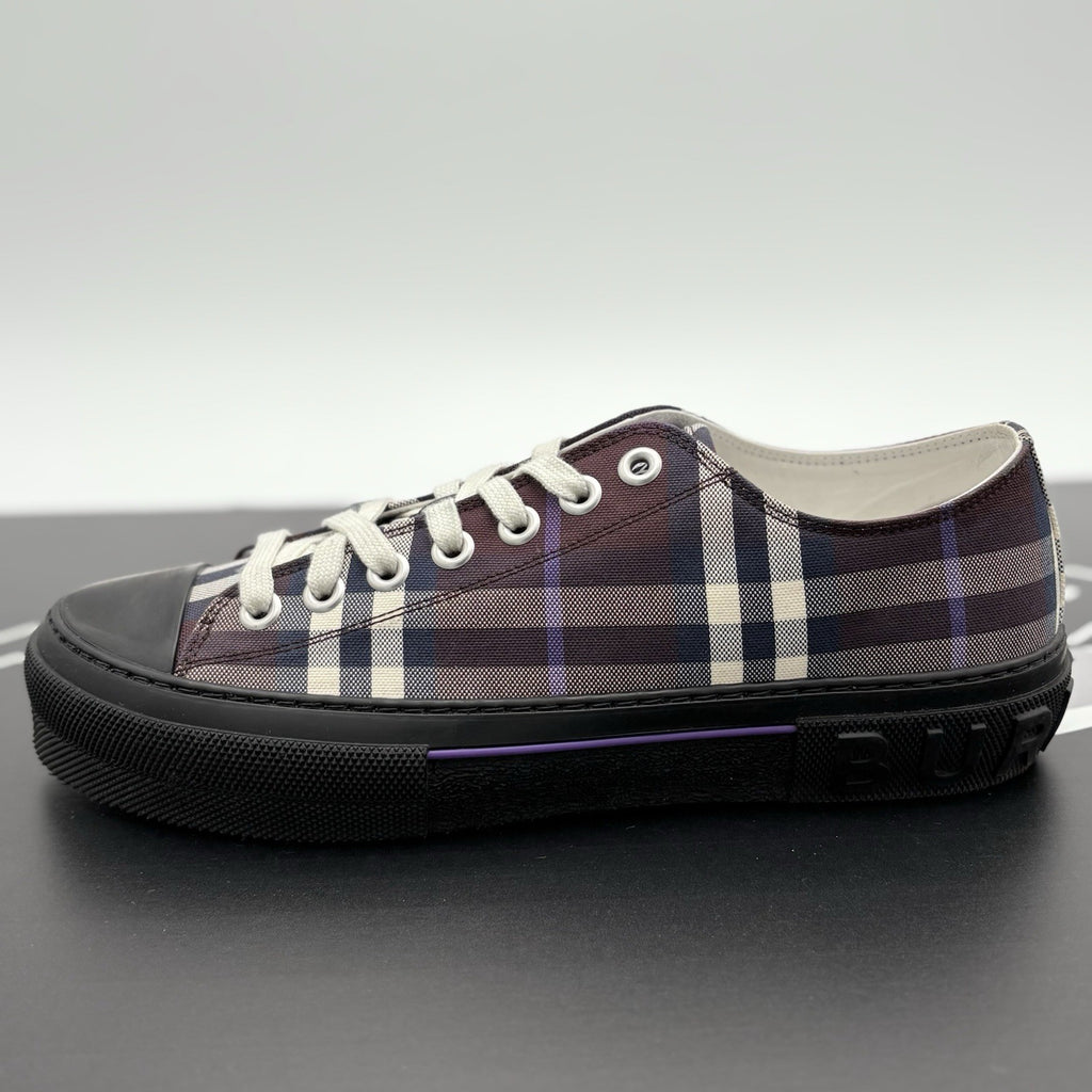 Size 43 (10 US) - Burberry Low Sneaker ' ' | SUPER CLEAN!