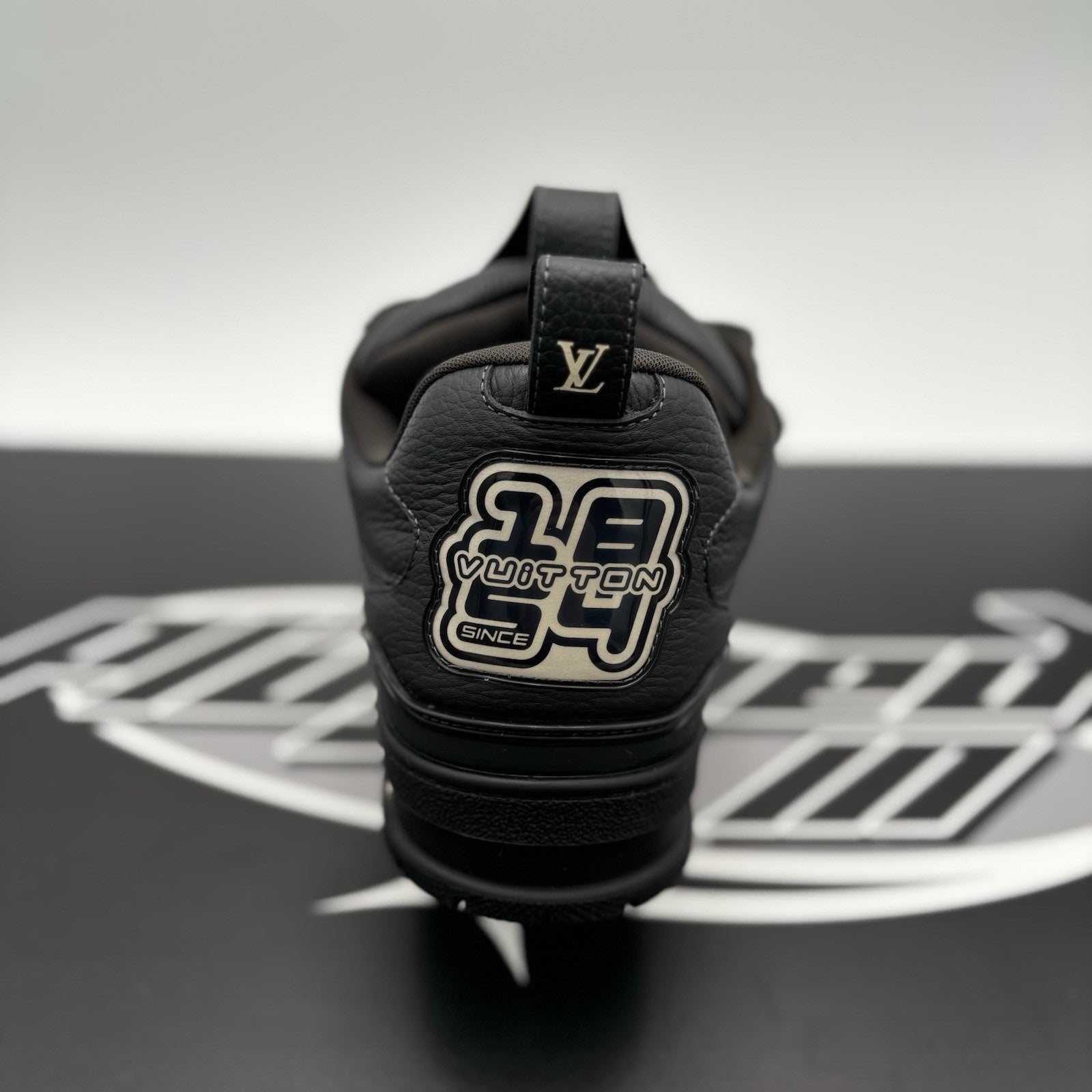 Size 8 LV (9-9.5 US) Louis Vuitton Skate ' Black ' | EXCELLENT CONDITION