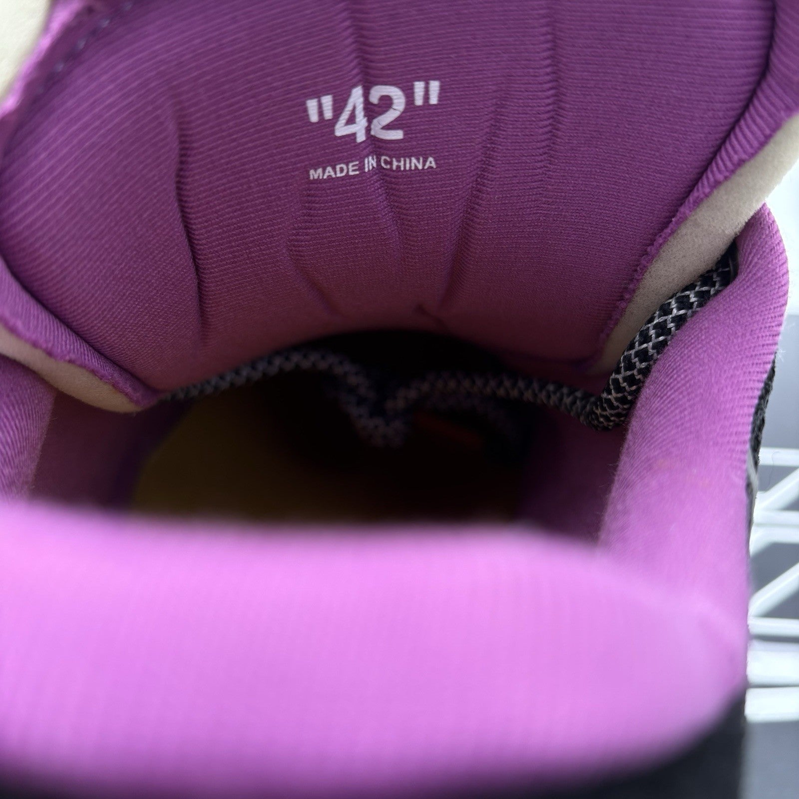 Size 42 (9 US) Off-White Odsy-1000 ' Transparent Fuchsia ' | GREAT CONDITION!