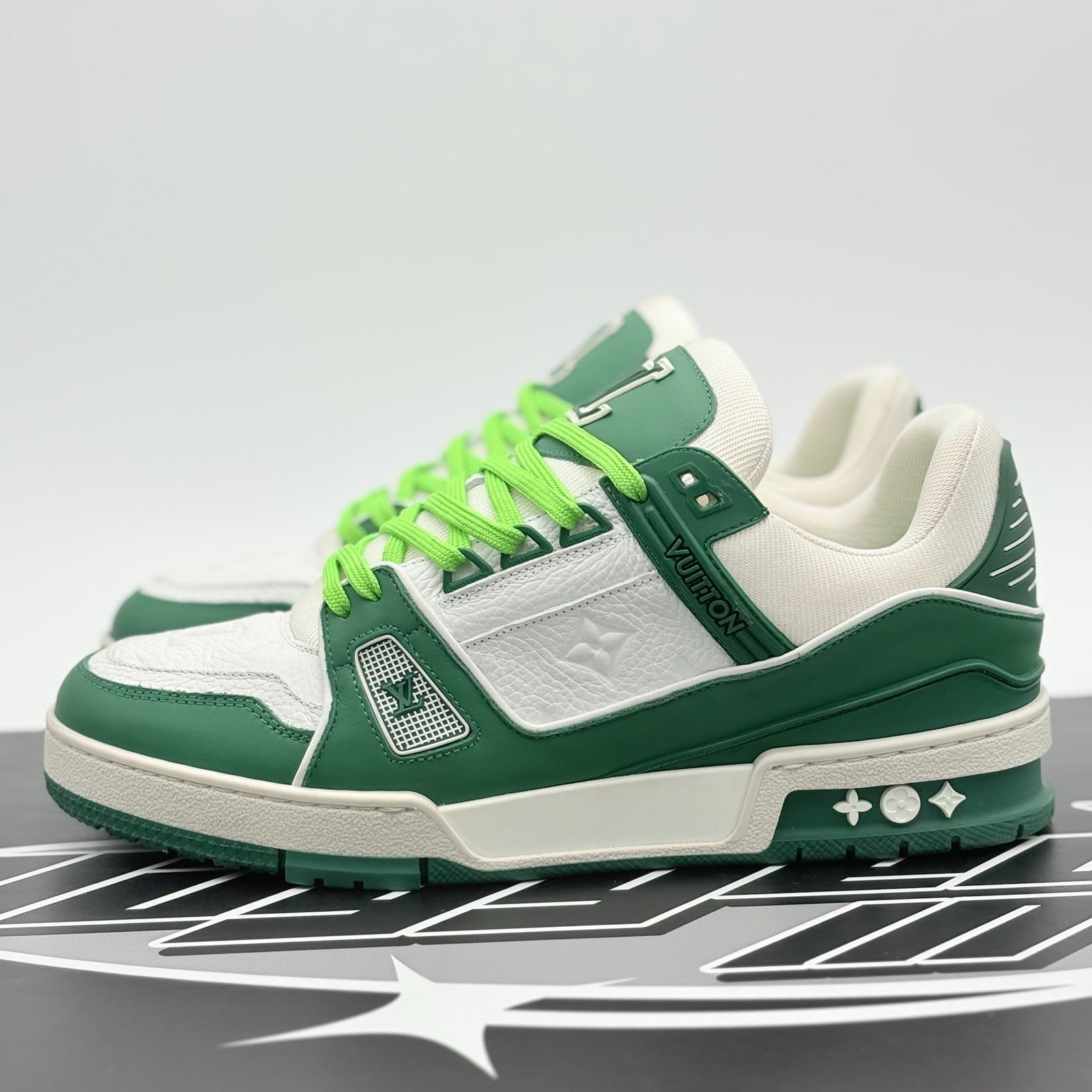 Size 7 LV (8-8.5 US) Louis Vuitton LV Trainer ' Green ' | EXCELLENT!