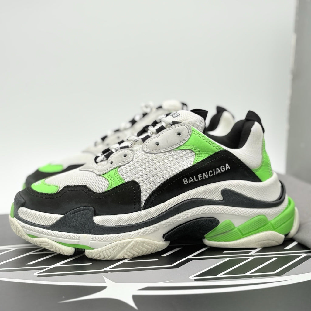Size 40 - Balenciaga Triple S Sneaker ' Green Black ' | SUPER CLEAN!
