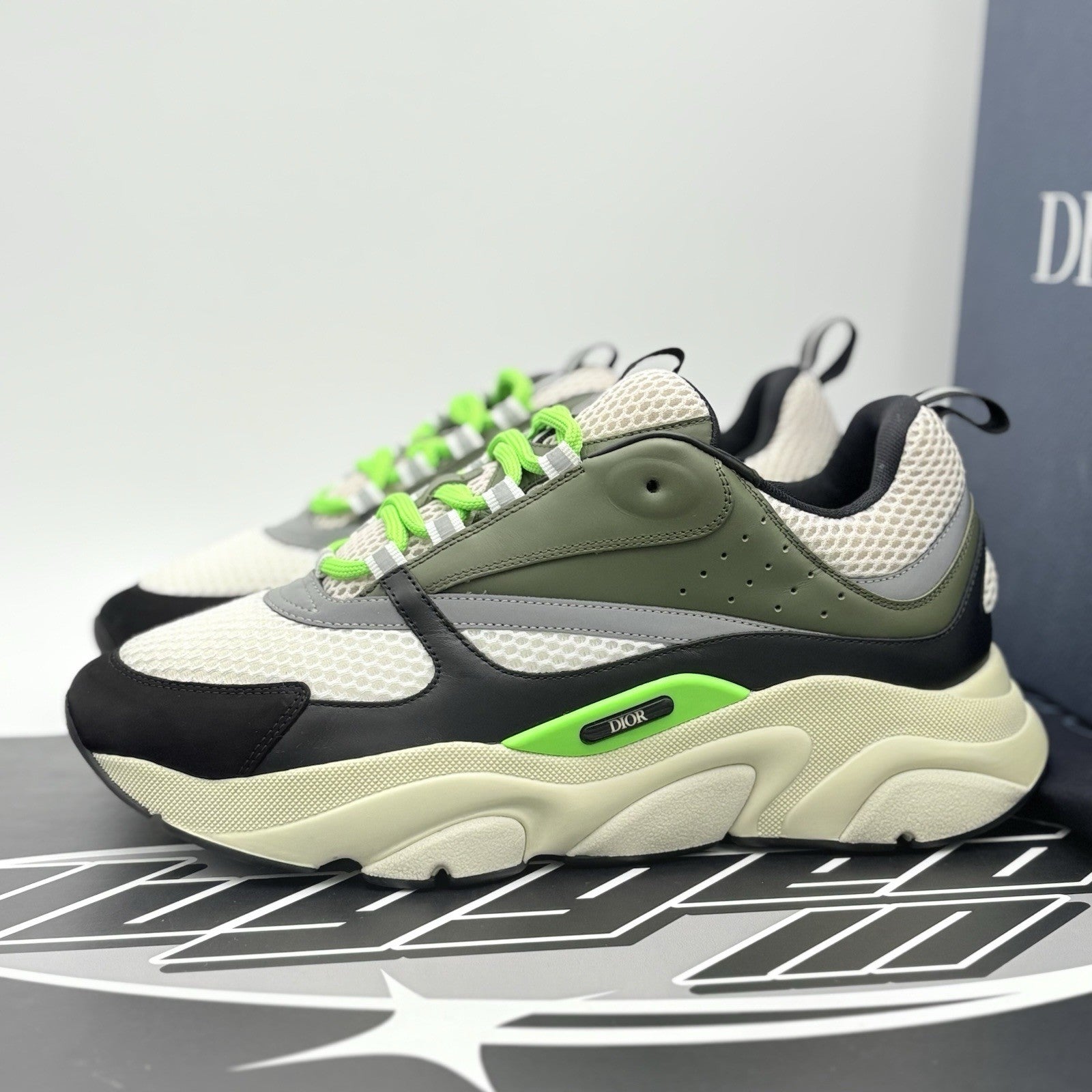 Size 44 (11 US) - Dior B22 Sneaker ' Khaki Pistachio ' | EXCELLENT CONDITION!