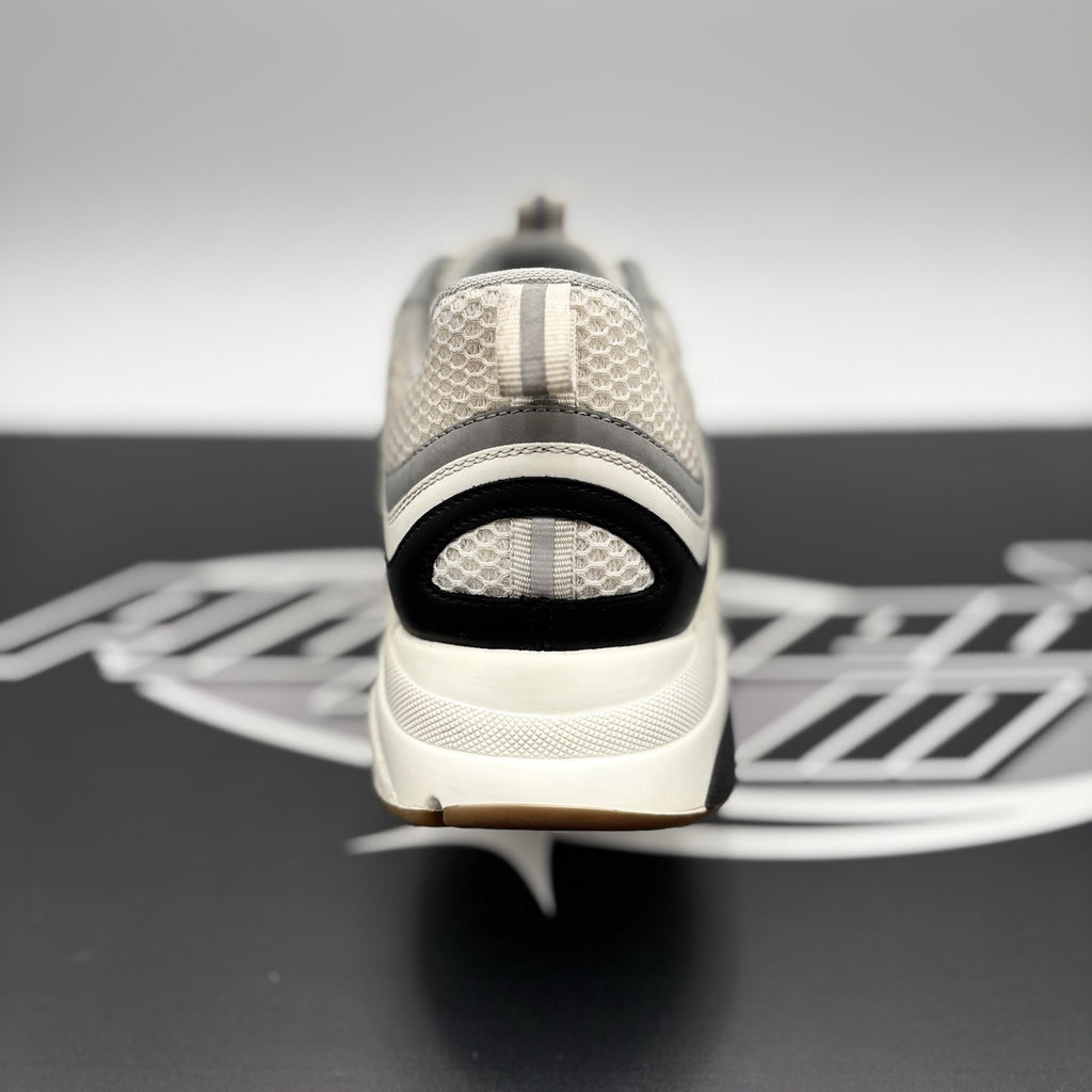 Size 44 (11 US) - Dior B22 Sneaker ' White Black ' | GOOD CONDITION!