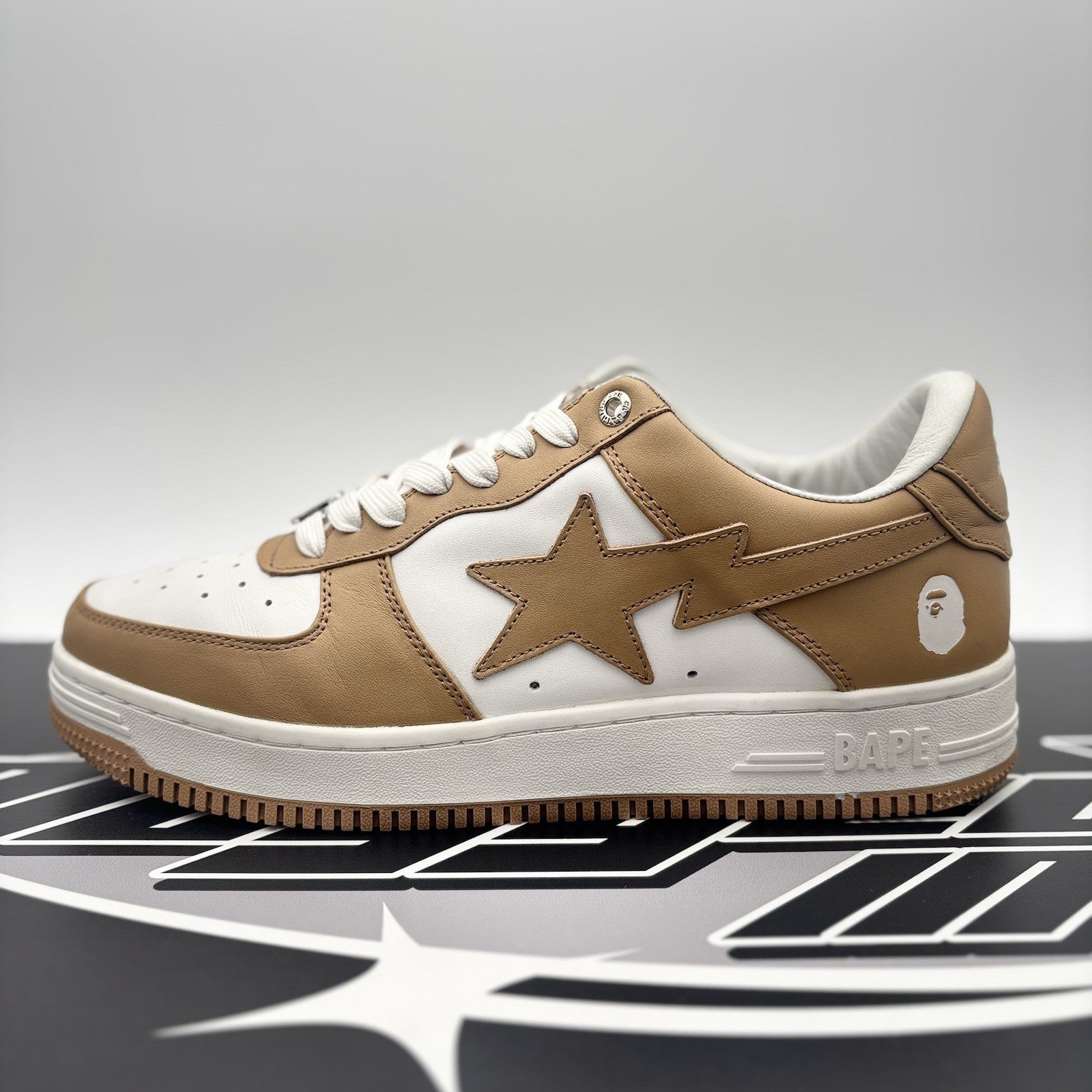 Size 10 - A Bathing Ape Bape Sta ' White Beige ' | GREAT CONDITION!