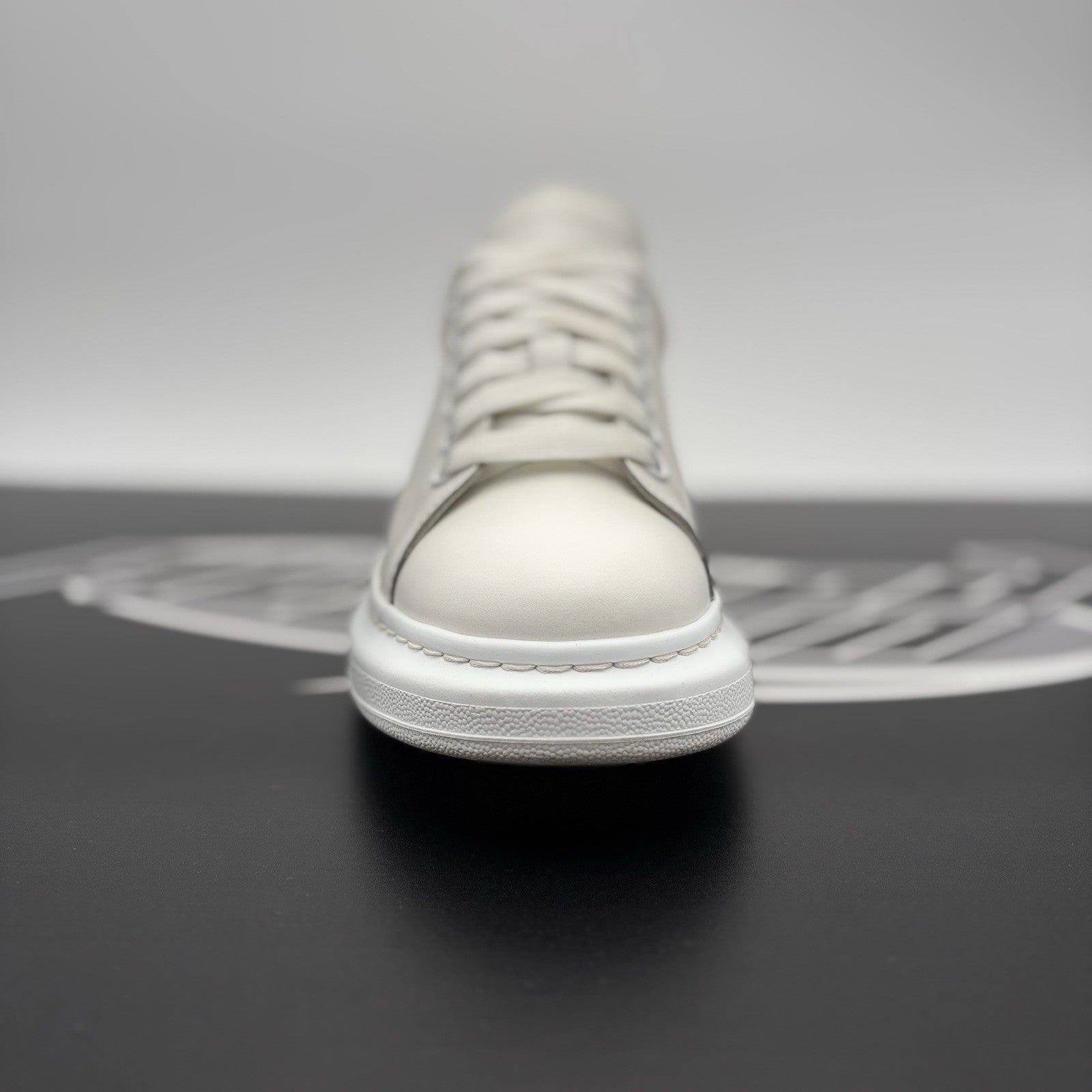 Size 41 (8 US) Alexander McQueen ' White, Pink Snake Print ' | GREAT CONDITION!