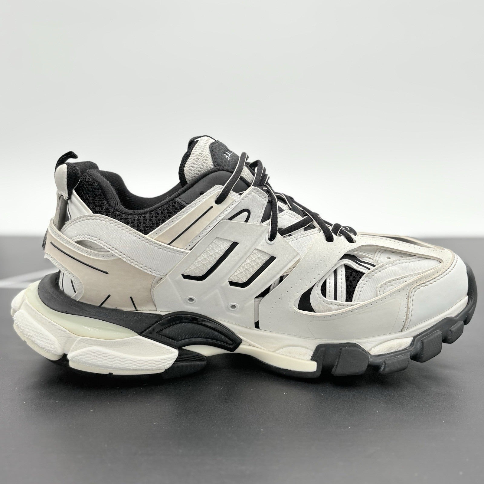Size 42 (9 US) - Balenciaga Track Sneaker ' White Black ' | SUPER CLEAN!