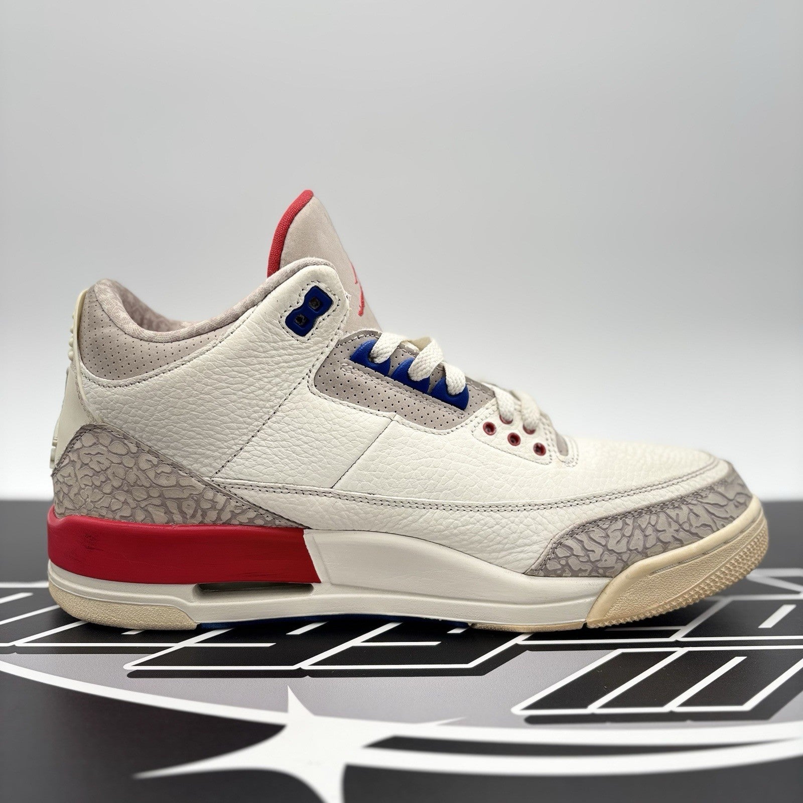 Size 11.5 - Air Jordan 3 Retro ' International Flight ' | GOOD CONDITION!