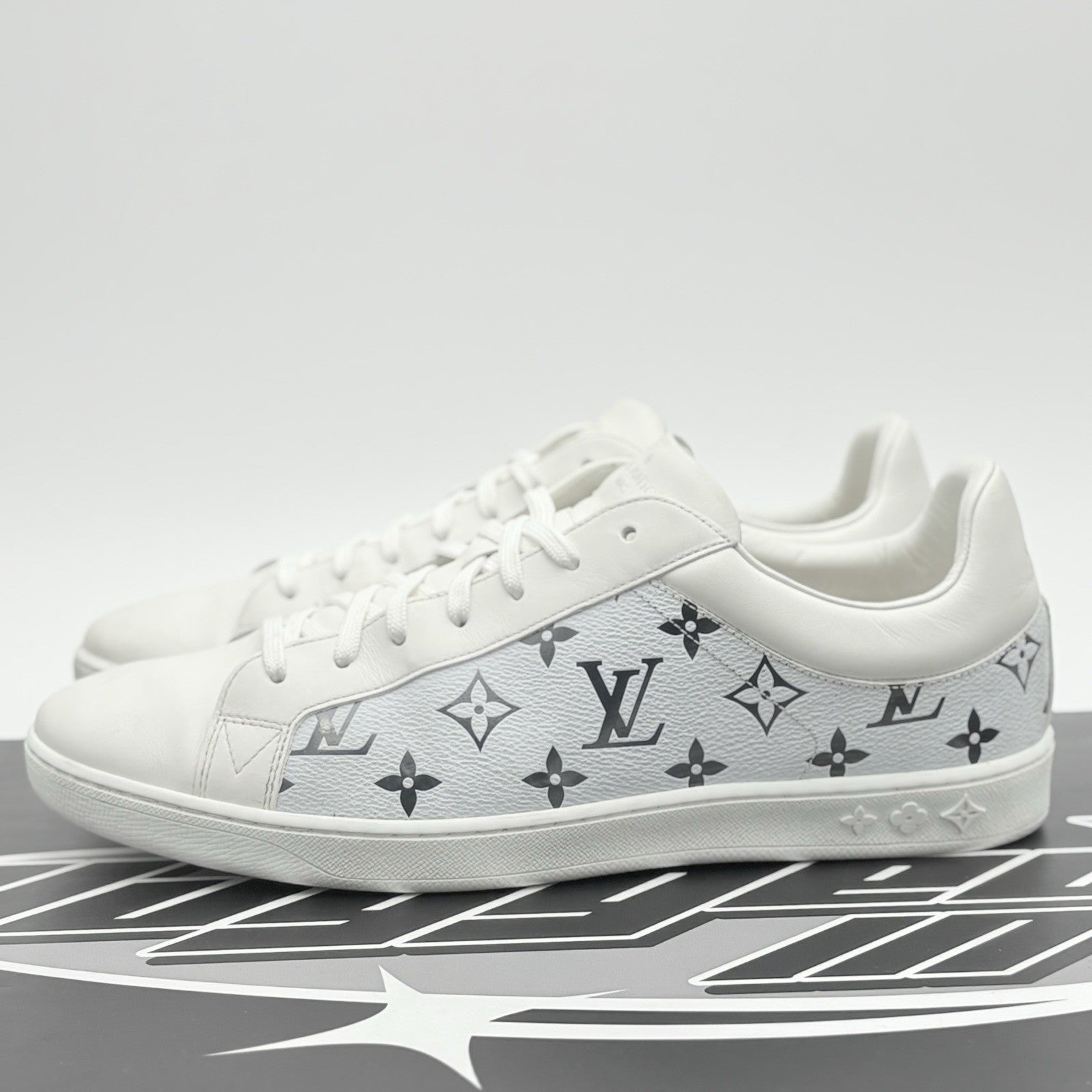 Size 9 LV (10-10.5 US) Louis Vuitton Monogram Luxembourg ' White ' | GOOD COND!
