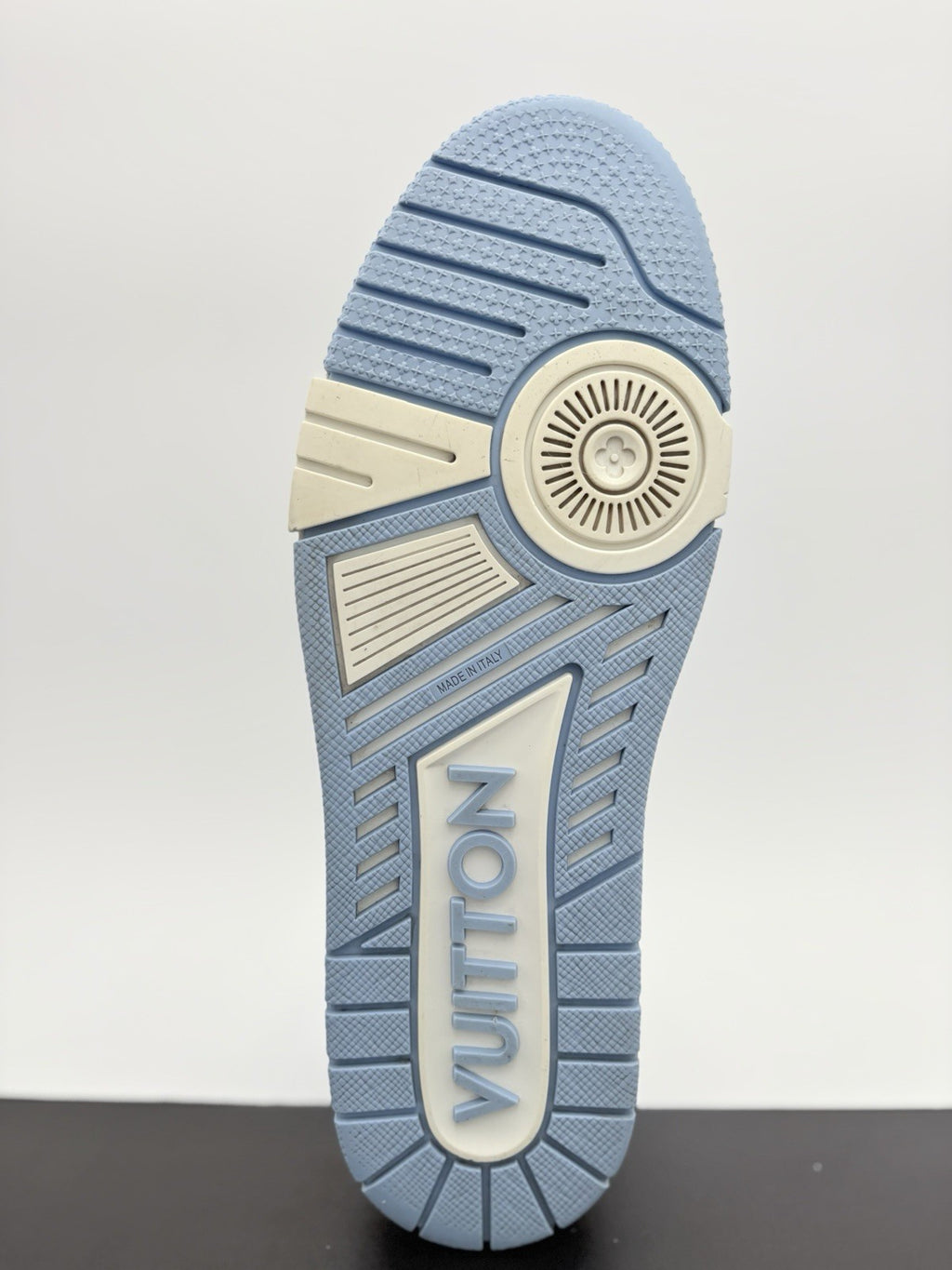 Size 9 LV (10-10.5 US ) Louis Vuitton Trainer ' White Light Blue ' | GREAT COND!