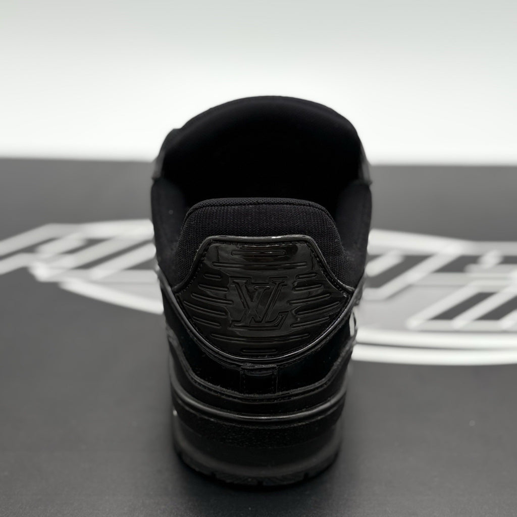 Size 6 LV (7-7.5 US) Louis Vuitton Trainer ' Patent Leather Black ' | GREAT COND