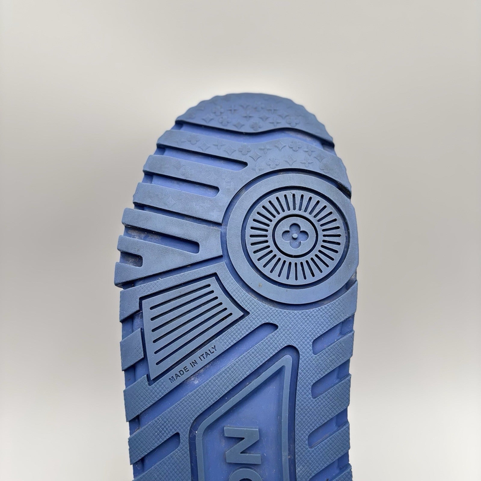 Size 10.5 LV (11.5-12 US) - Louis Vuitton Maxi ' Blue White '