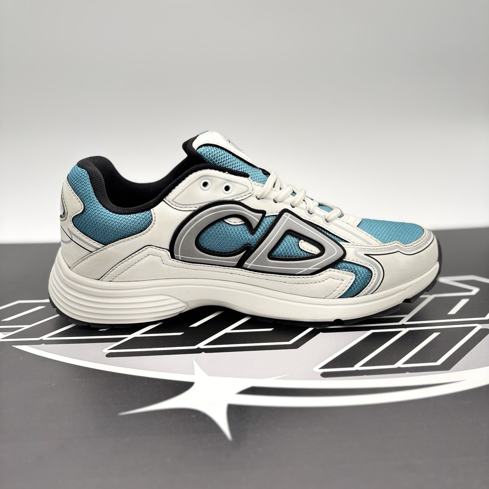 Size 42 (9 US) - Dior B30 Reflective Sneaker ' White Blue ' | GREAT CONDITION!