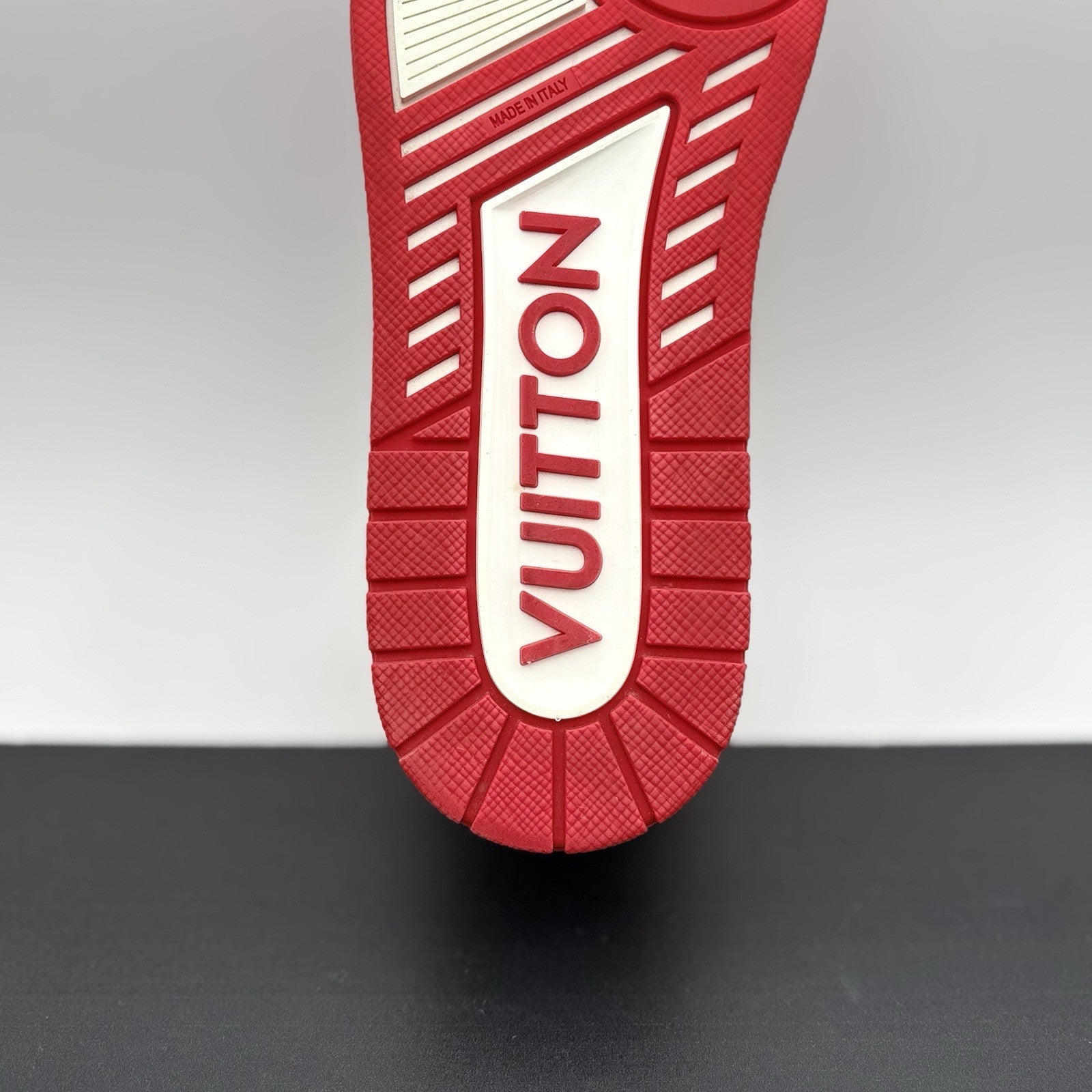 Size 8.5 LV (9.5-10 US) - Louis Vuitton Trainer  ' White, Red ' | SUPER CLEAN!