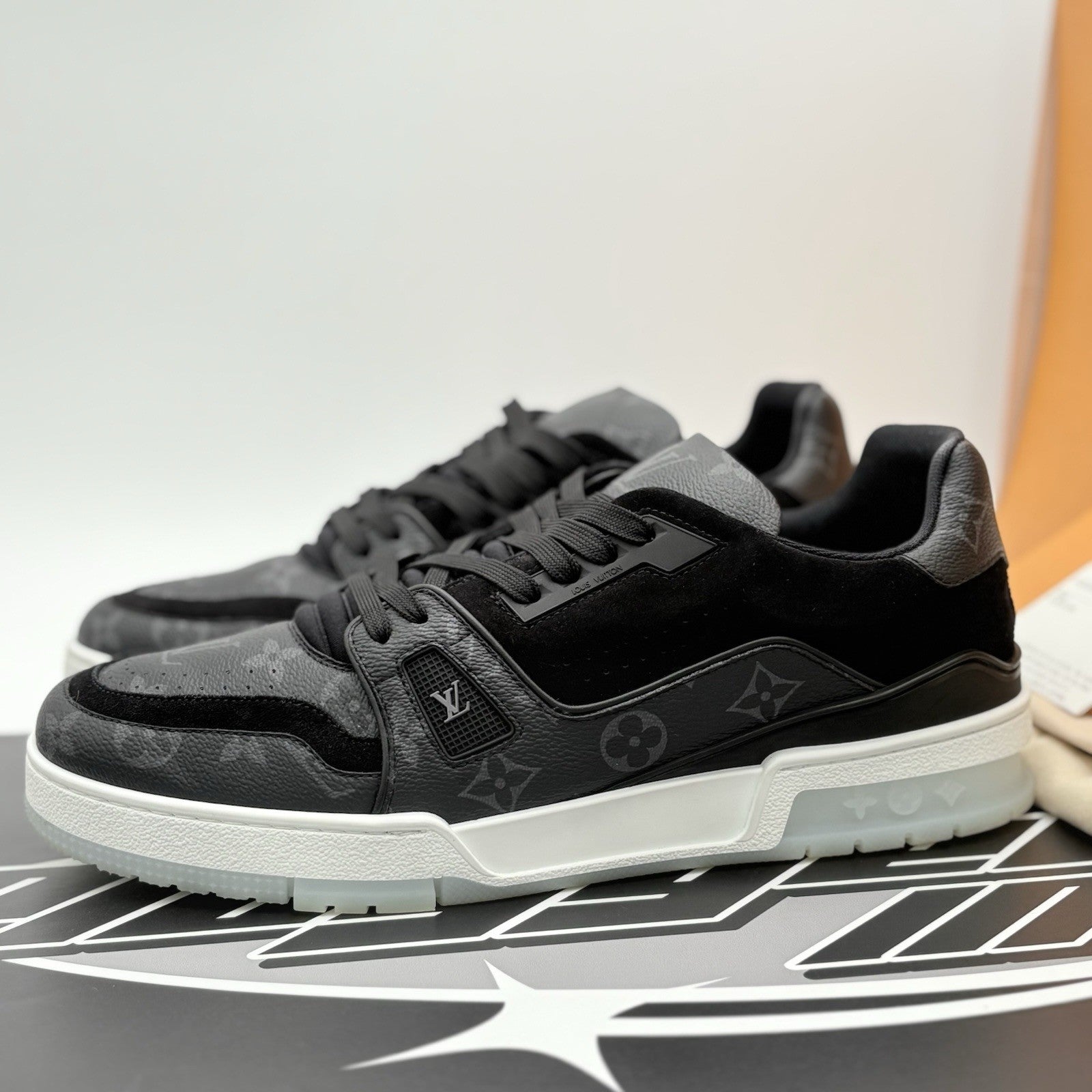 Size 9 LV (10-10.5 US) - Louis Vuitton Trainer ' Black ' | SUPER CLEAN!